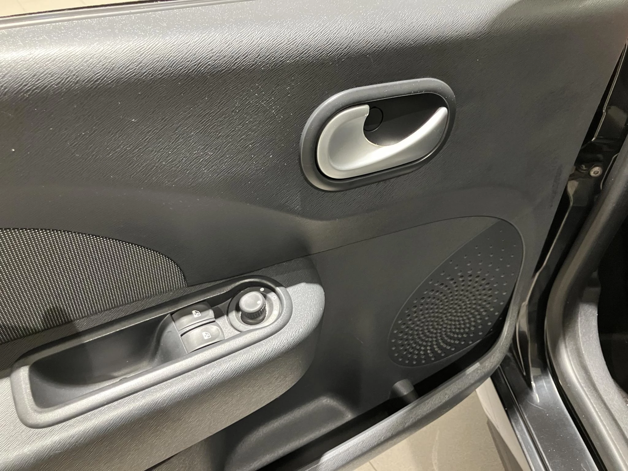 Renault-Twingo-image-13