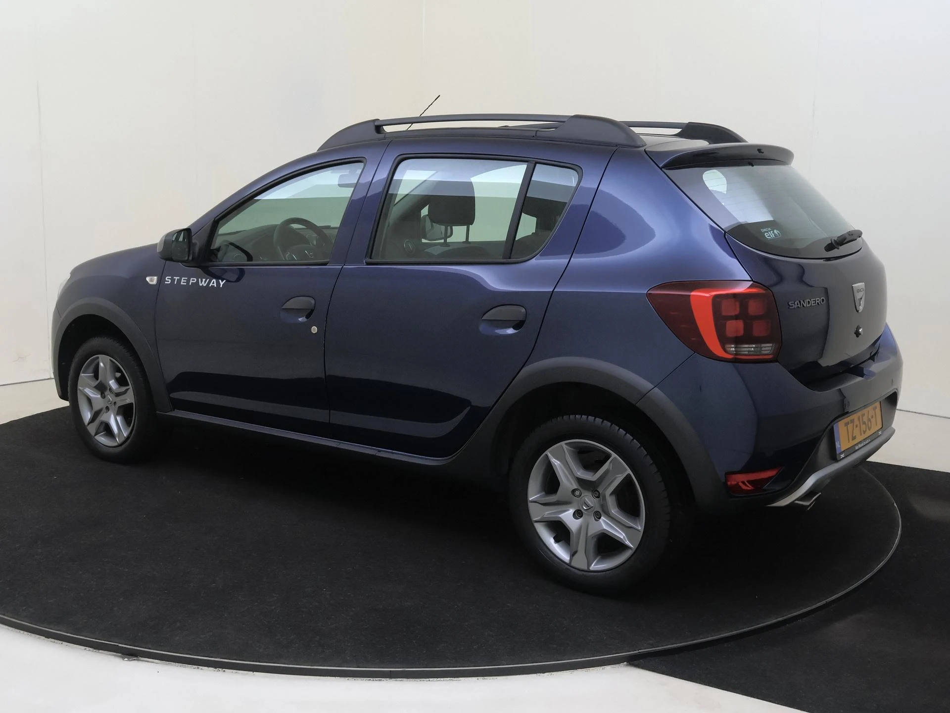 Dacia-Sandero Stepway-image-2