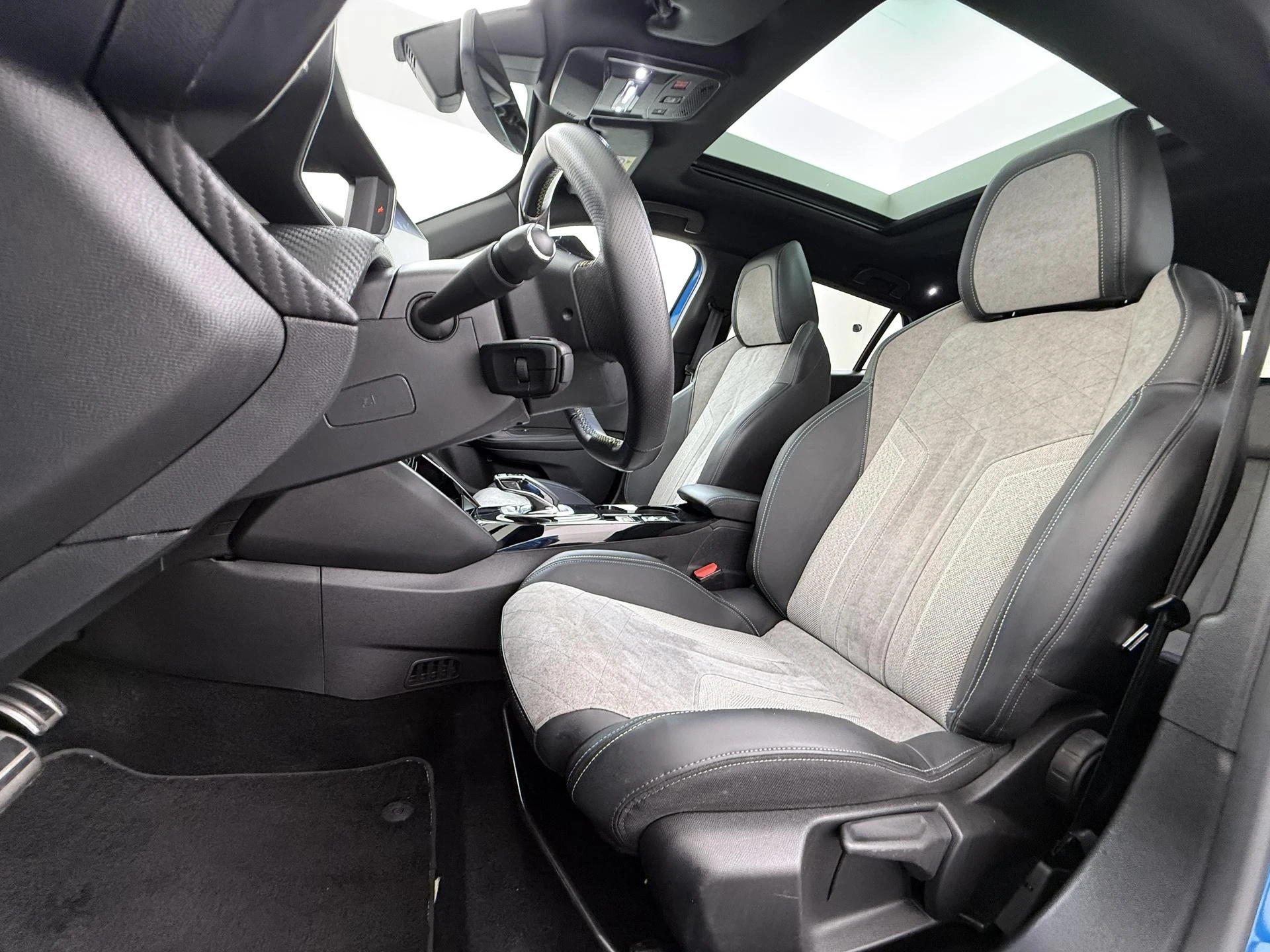 Peugeot-e-2008-image-4