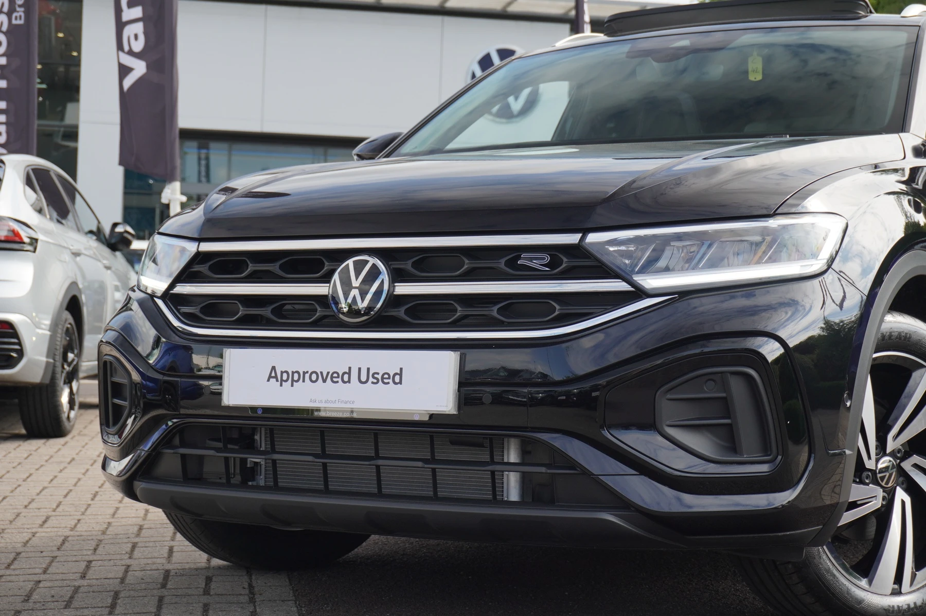 Volkswagen-T-Roc-image-46