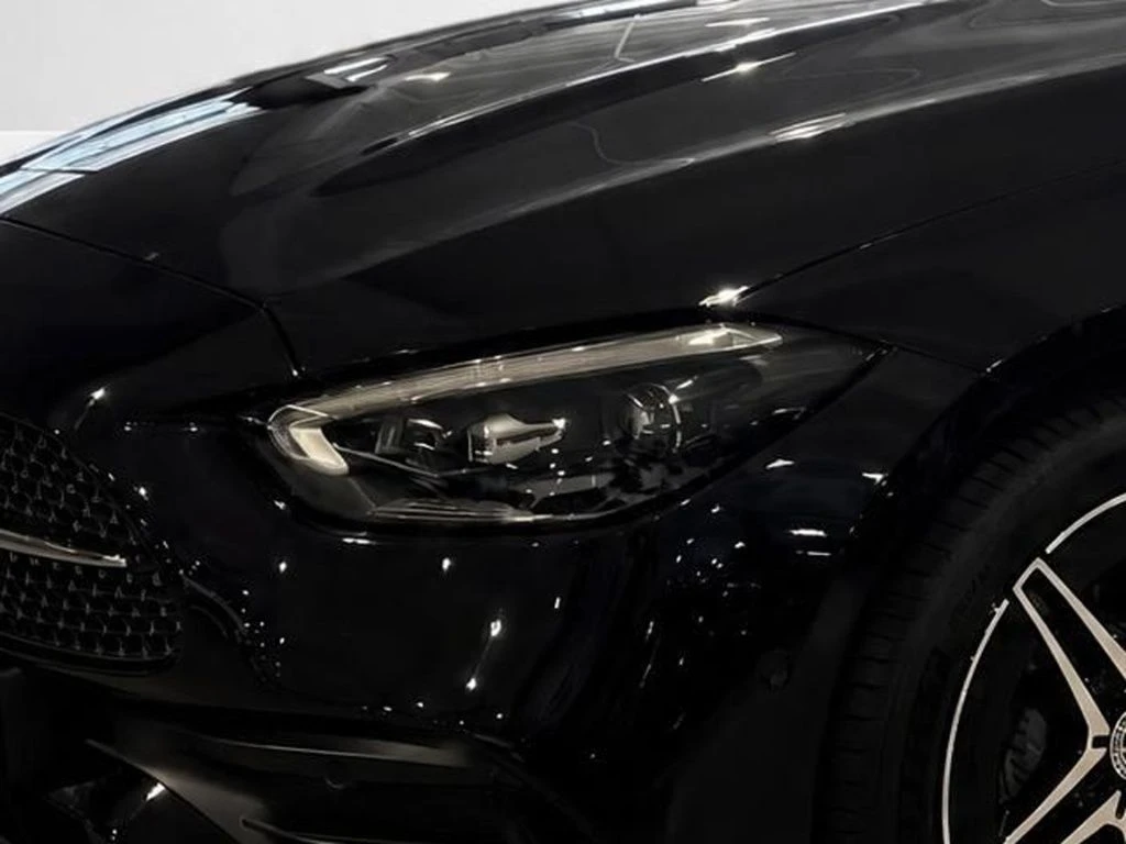 Mercedes-Benz-C-Klasse 300-image-4