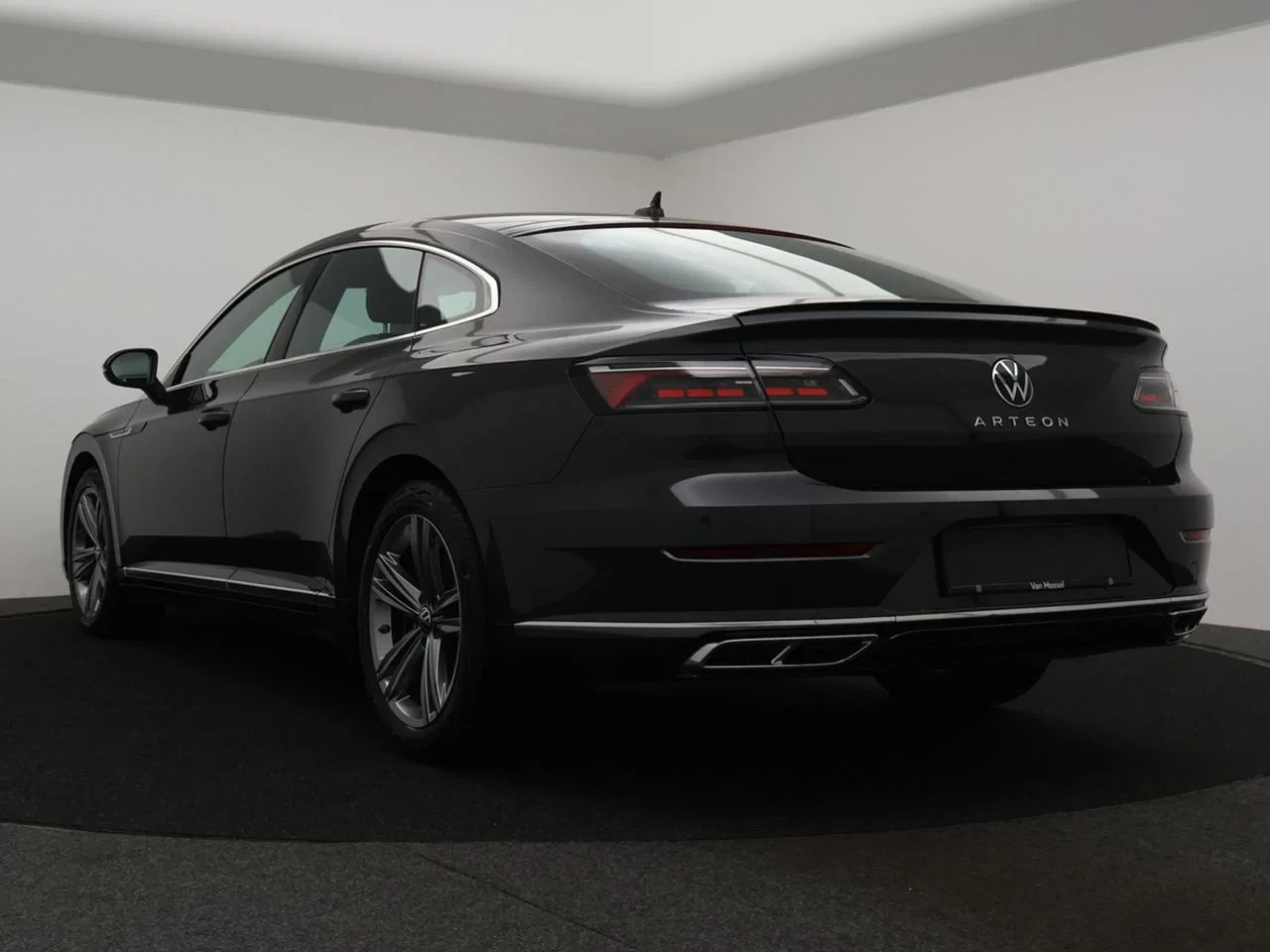Volkswagen-Arteon-image-1