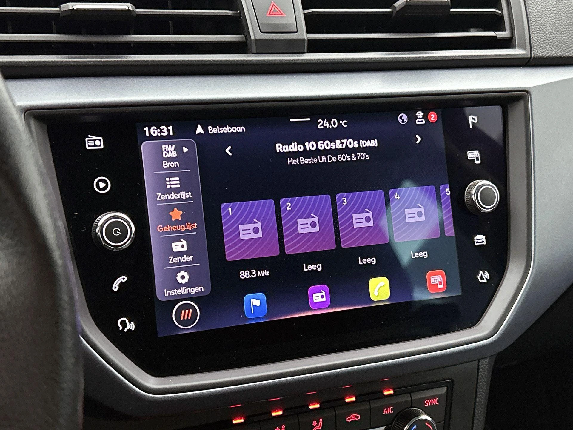 SEAT-Arona-image-27