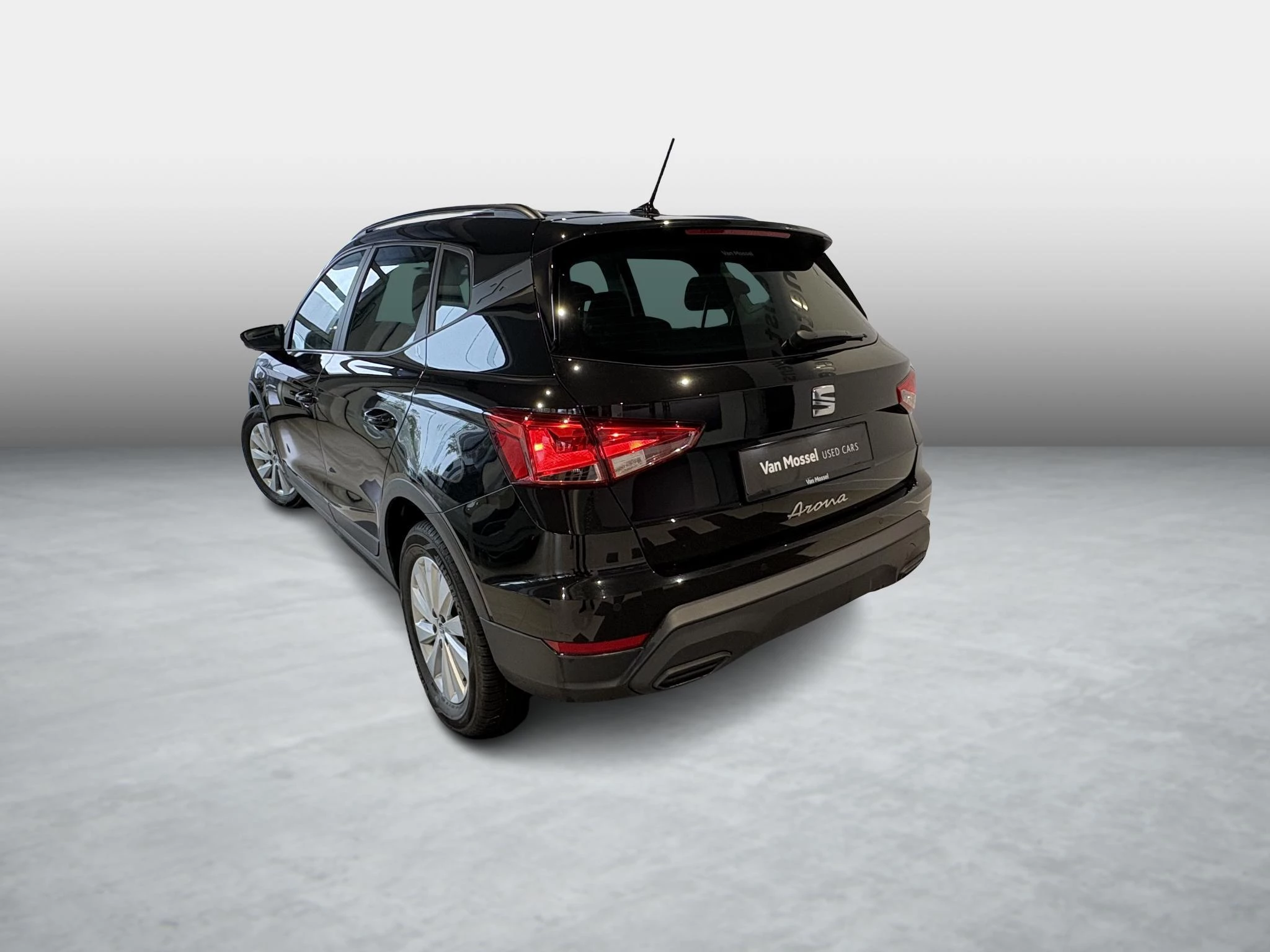 SEAT-Arona-image-3