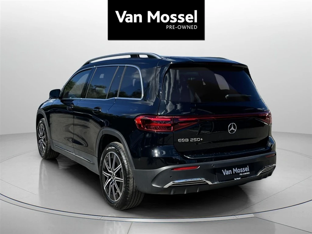 Mercedes-Benz-EQB-image-6