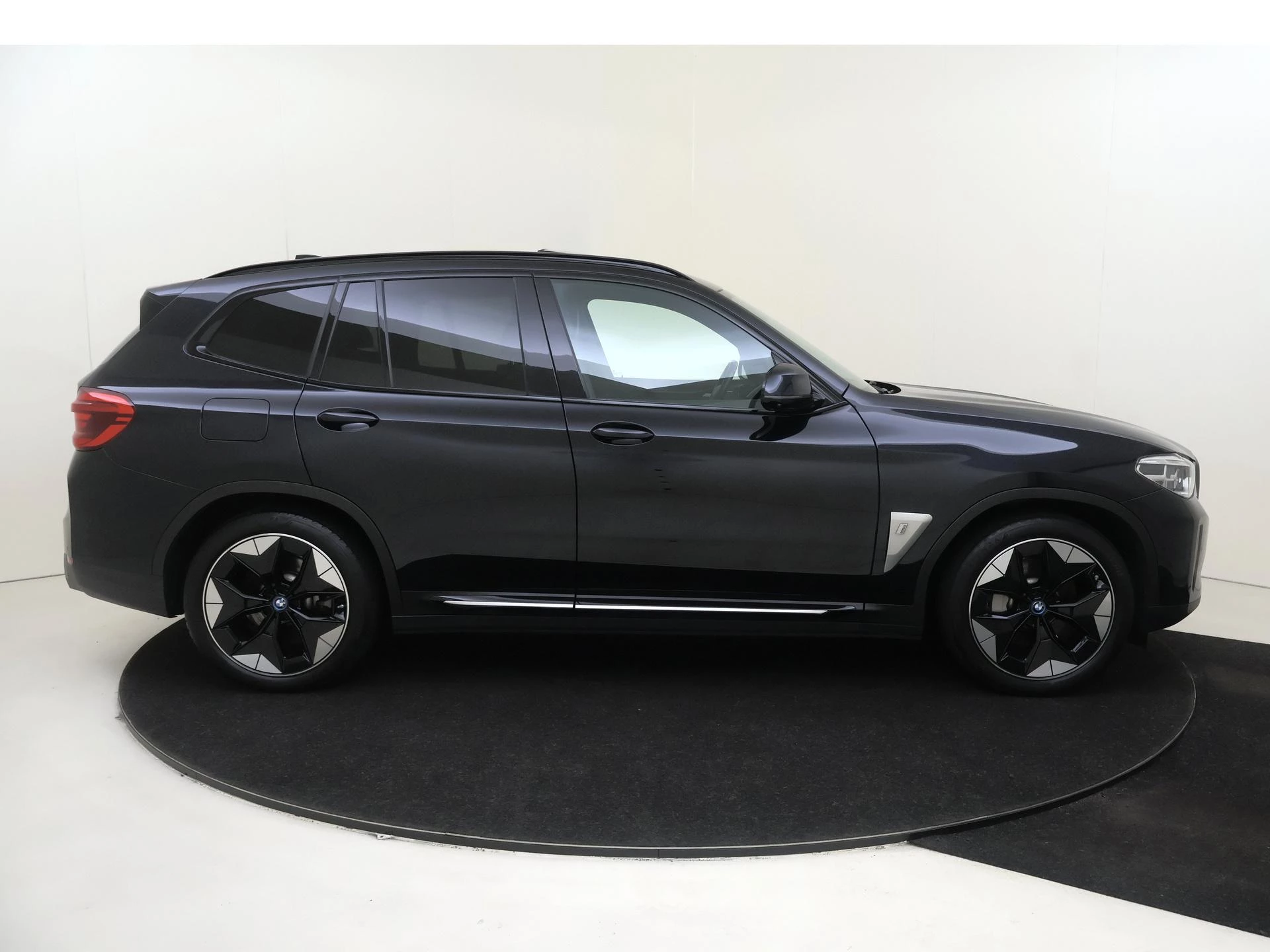 BMW iX3 High Executive 80 kWh