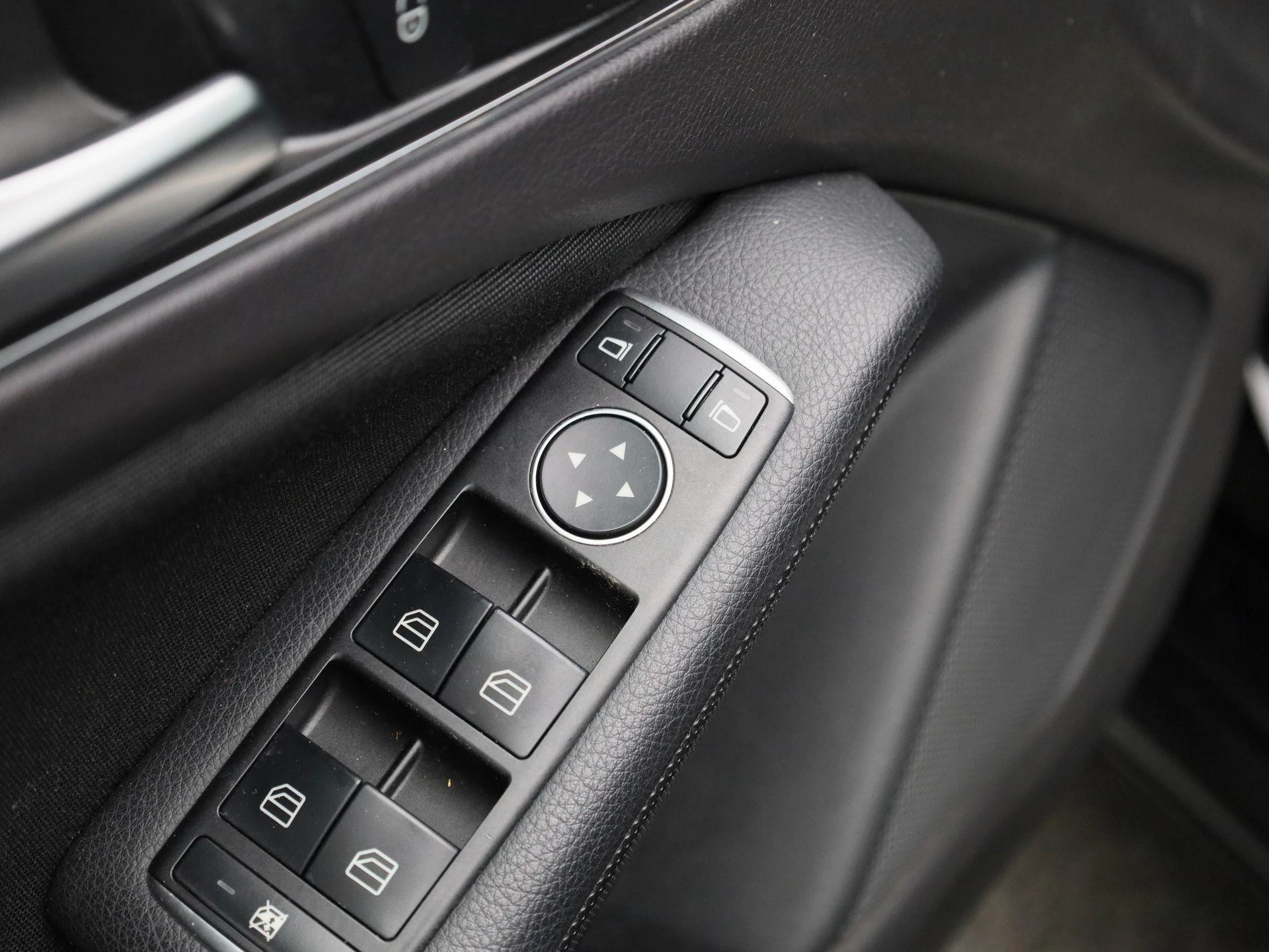 Mercedes-Benz-A-Klasse-image-30
