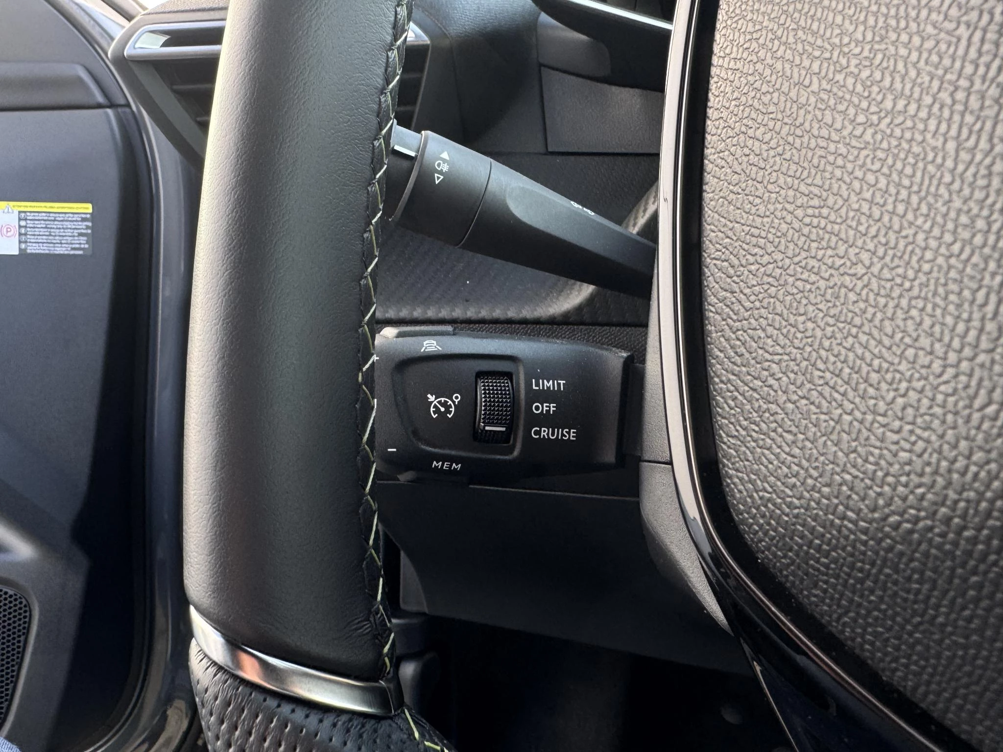 Peugeot-e-2008-image-14