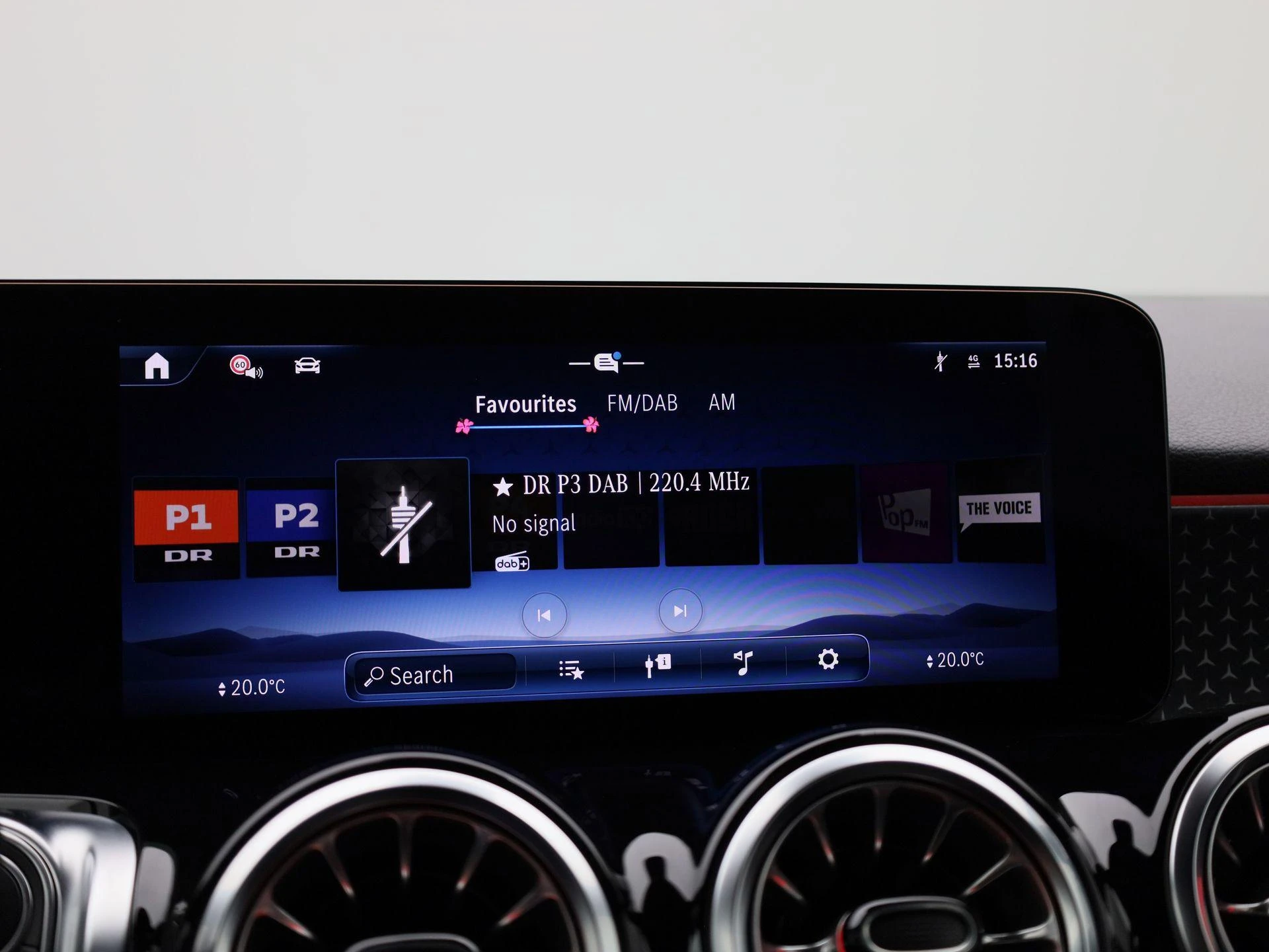 Mercedes-Benz-GLB-image-20