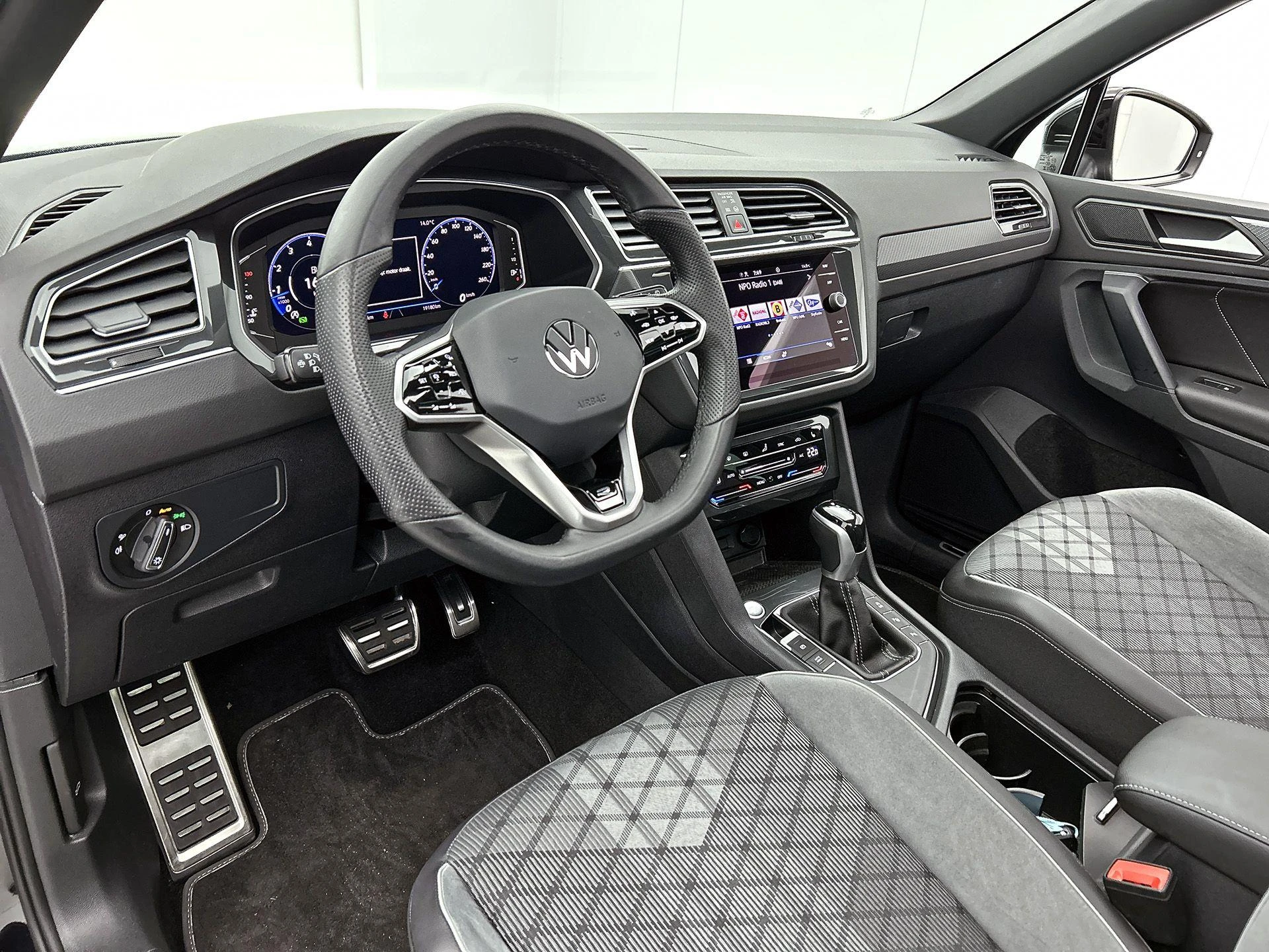 Volkswagen-Tiguan-image-27