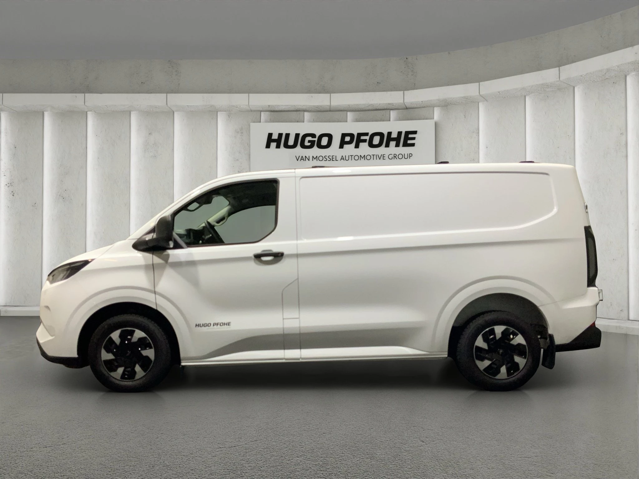 Ford Transit Custom Trend 2.5 Duratec PHEV 320 L1 CVT Kasten-LKW. 171 kW. 4-türig