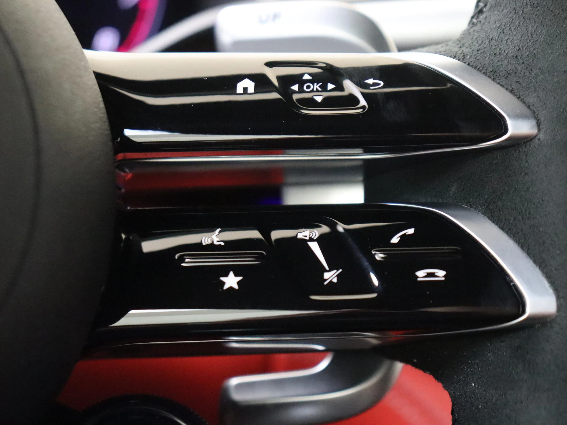 Mercedes-Benz-SL-image-12