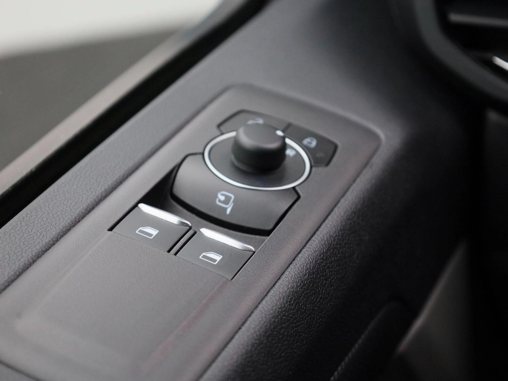 Ford-Transit Custom-image-28