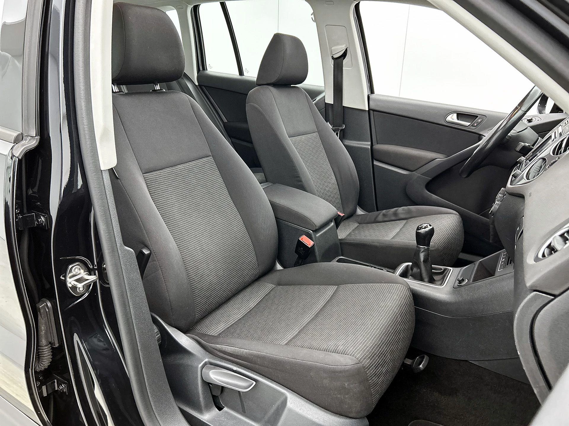 Volkswagen-Tiguan-image-37