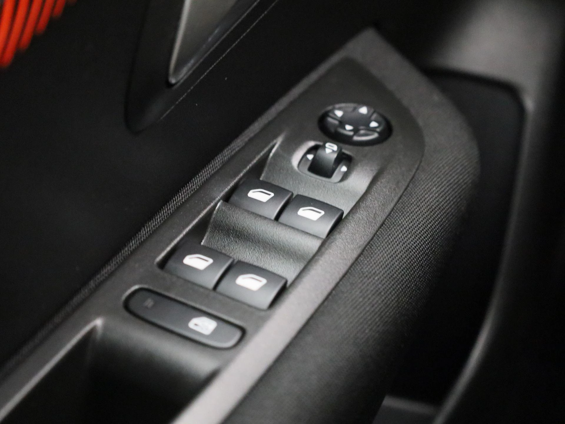 Peugeot-208-image-26