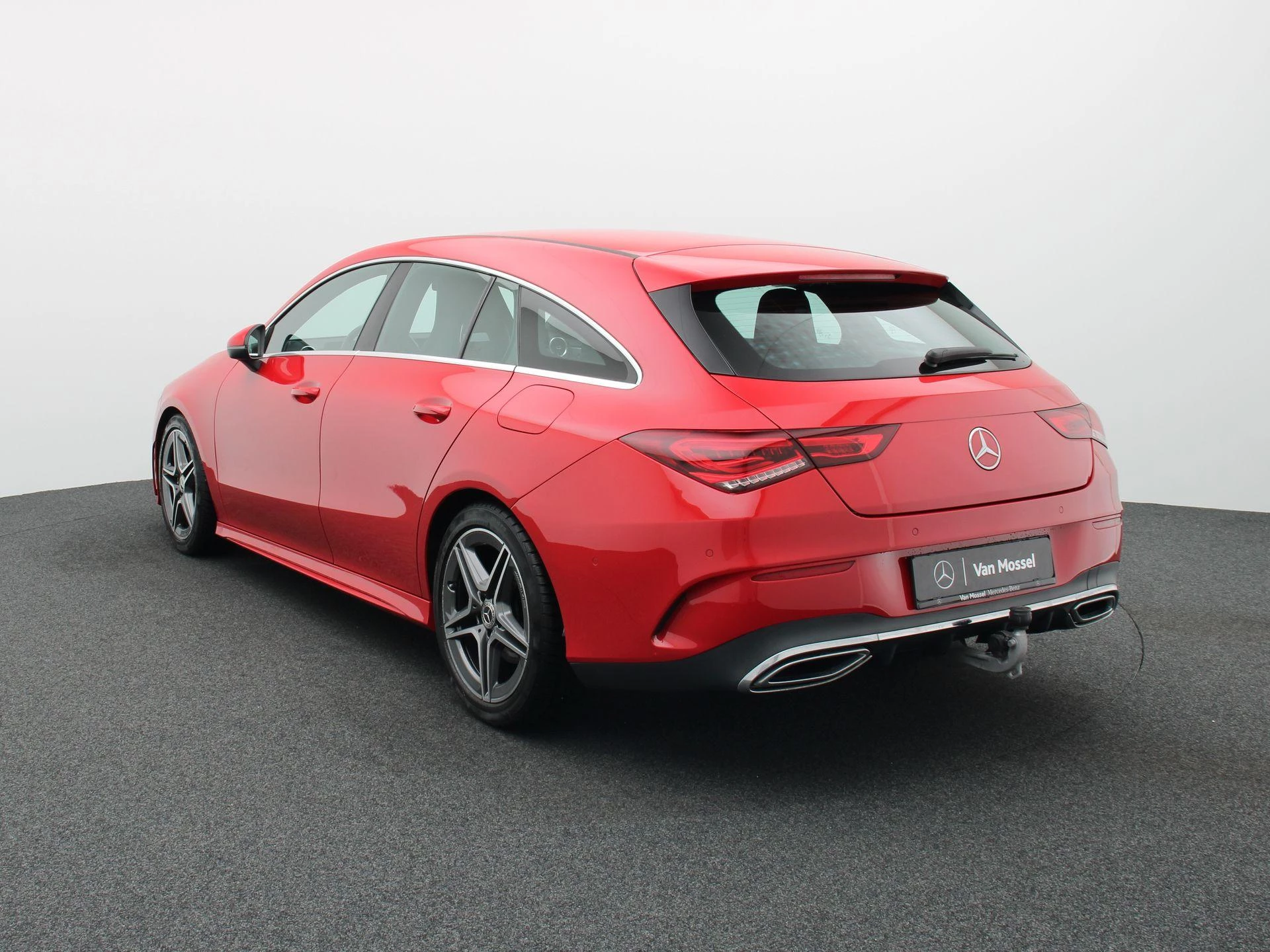 Mercedes-Benz CLA 180 Shooting Brake + AMG LINE + LED + CAMERA +