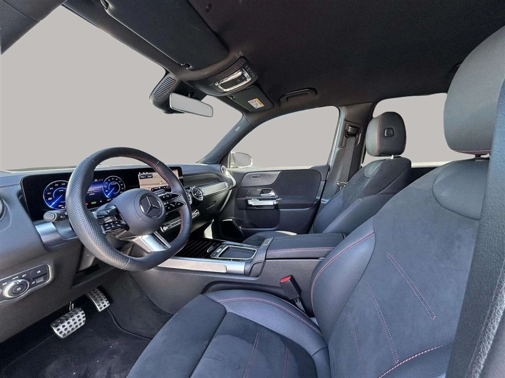 Mercedes-Benz-EQB-image-9