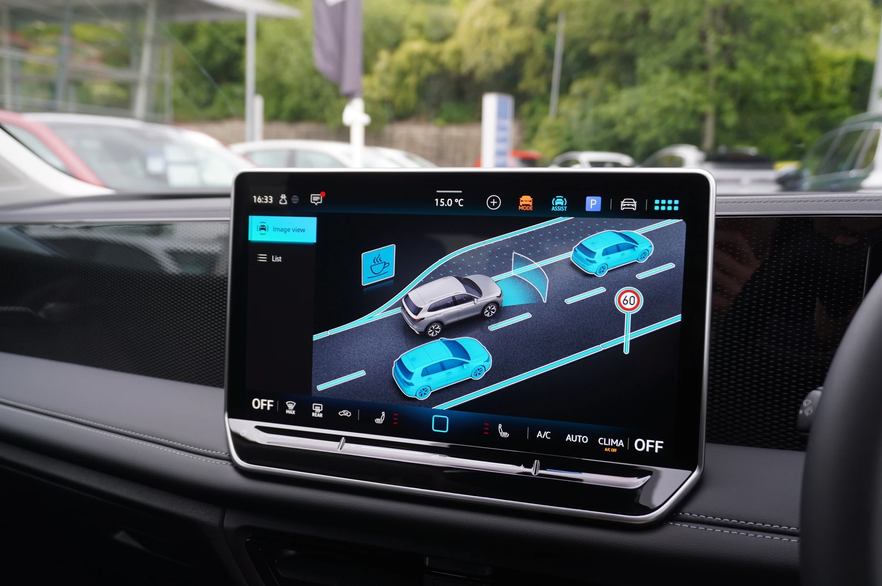 Volkswagen-Tiguan-image-31