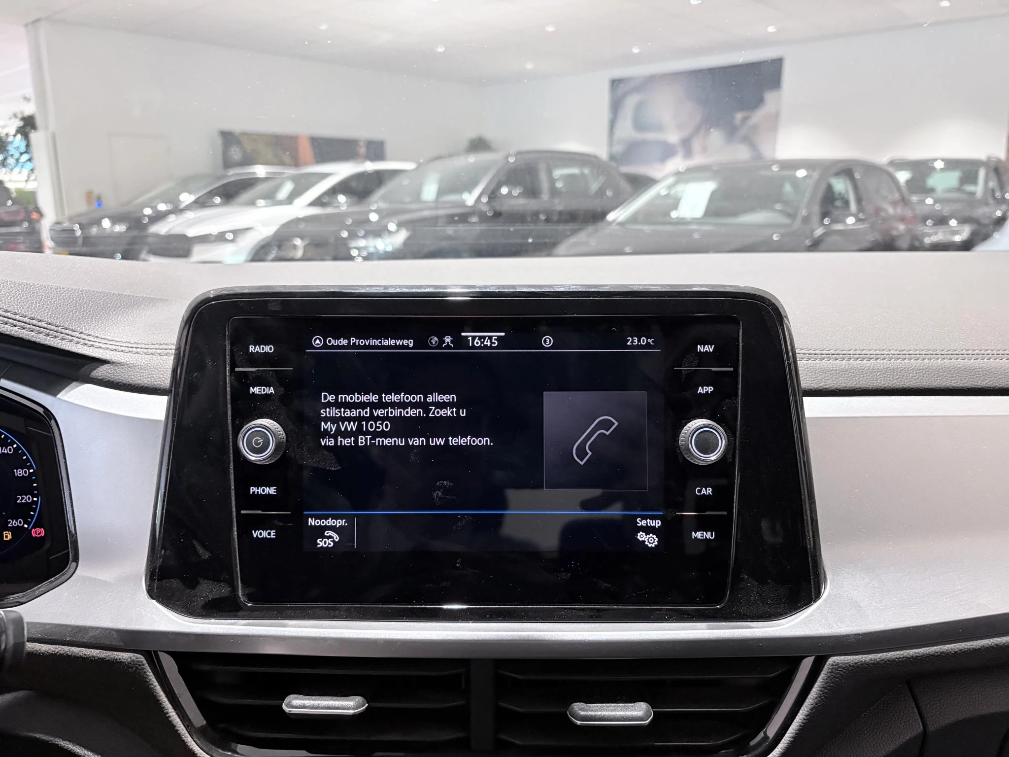 Volkswagen-T-Roc-image-21