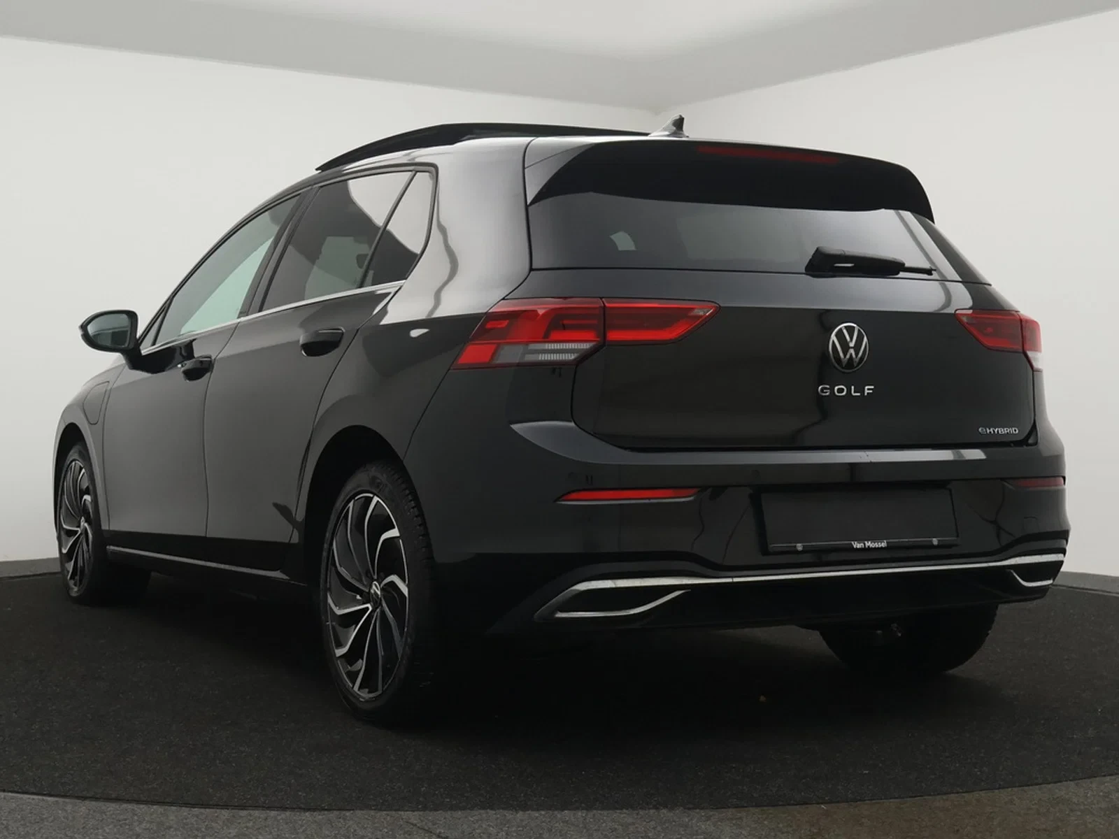 Volkswagen-Golf-image-22
