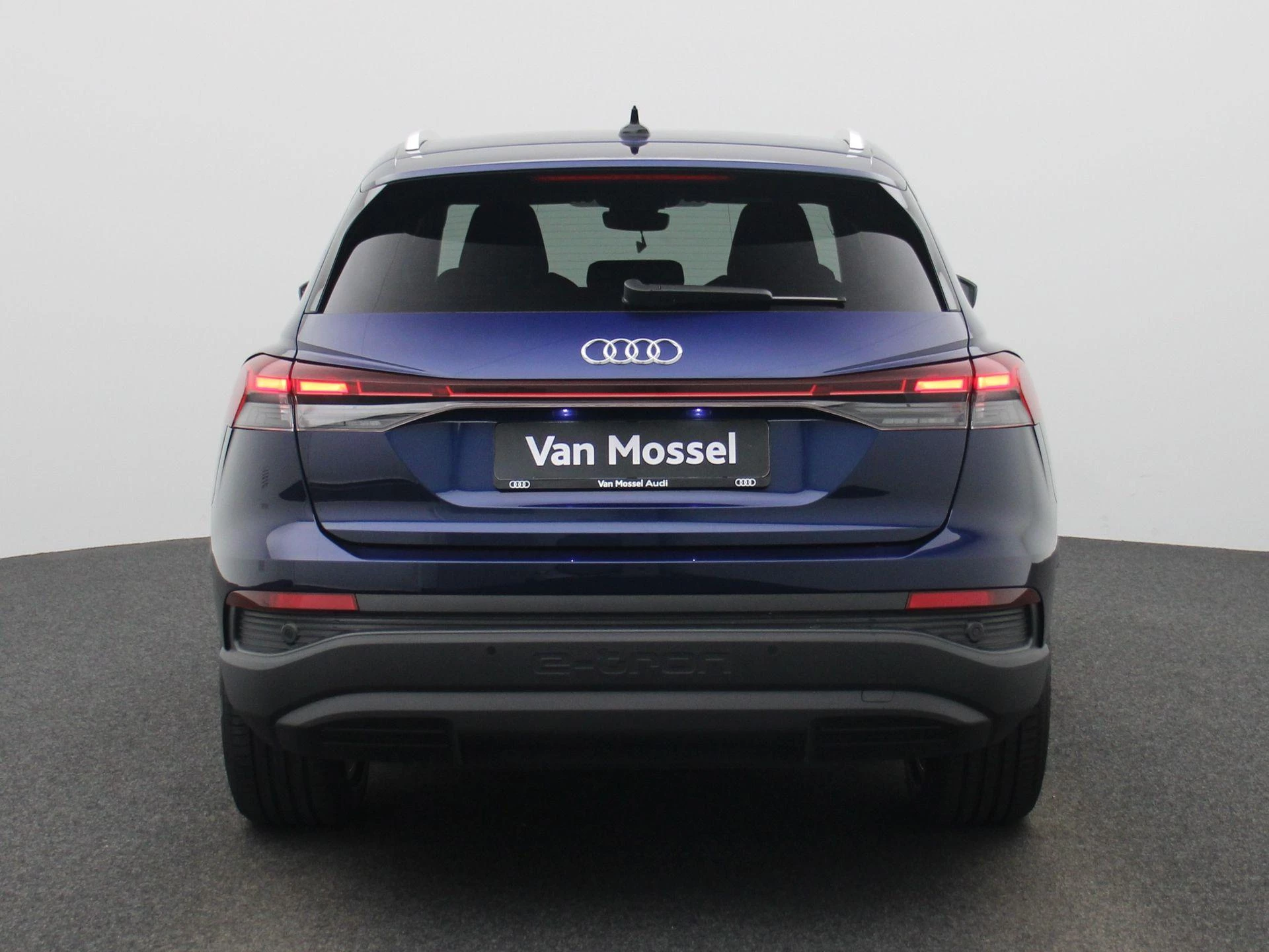 Audi-Q4 e-tron-image-4
