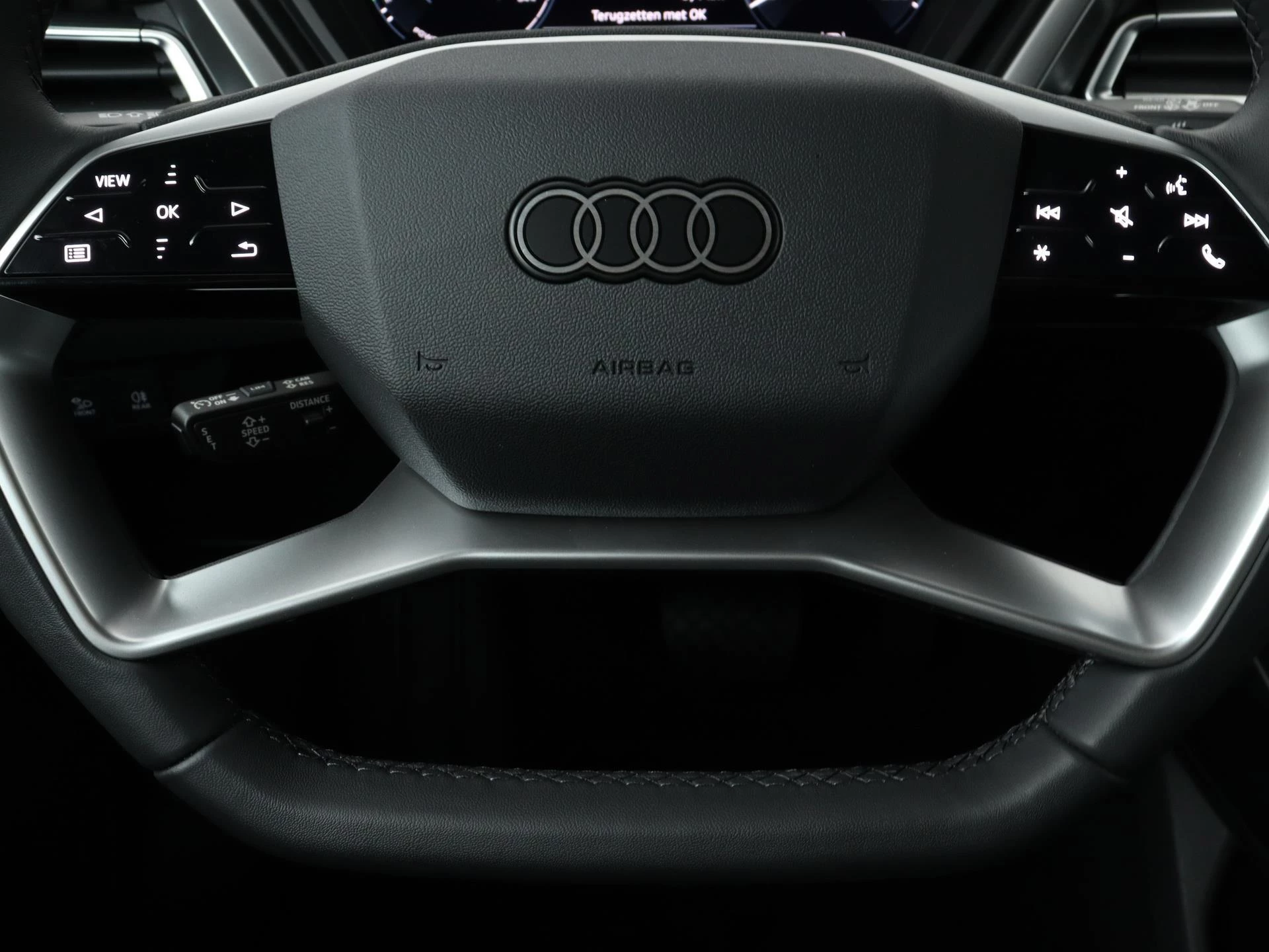 Audi-Q4 e-tron-image-8