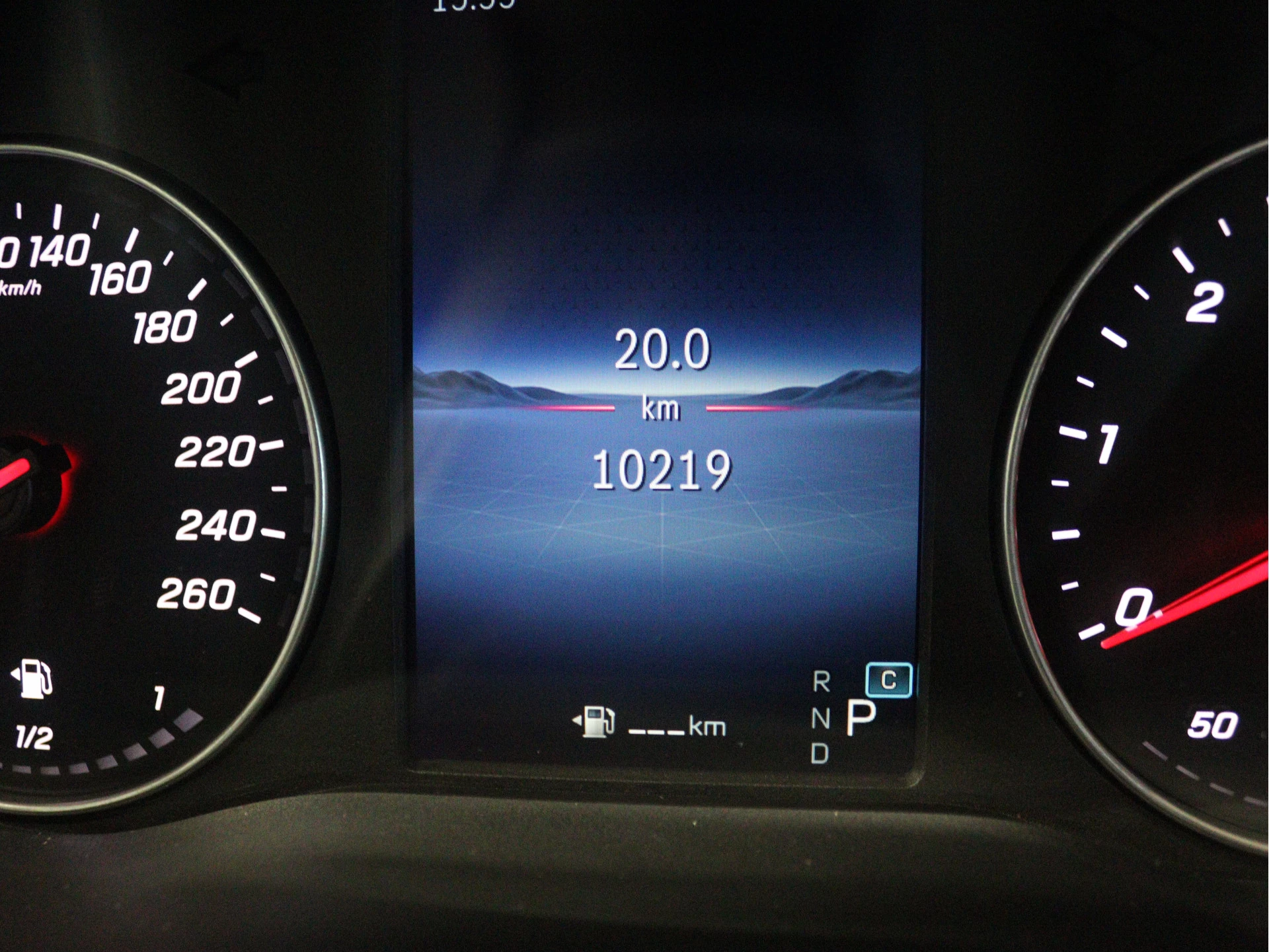 Mercedes-Benz-Vito-image-5