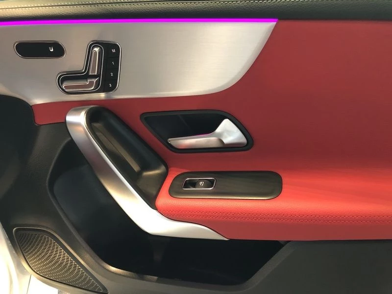 Mercedes-Benz-A-Klasse-image-20