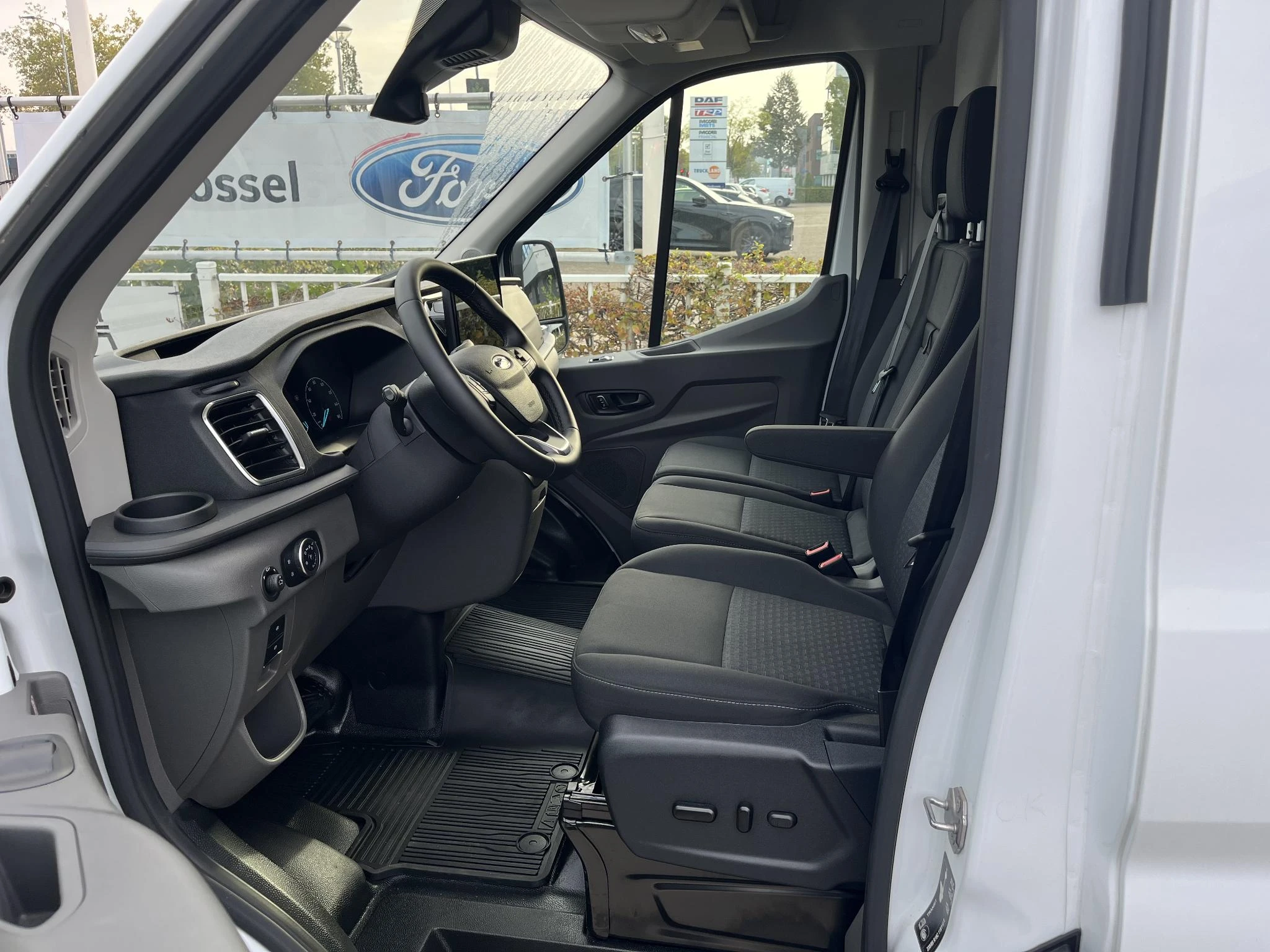 Ford-E-Transit-image-7