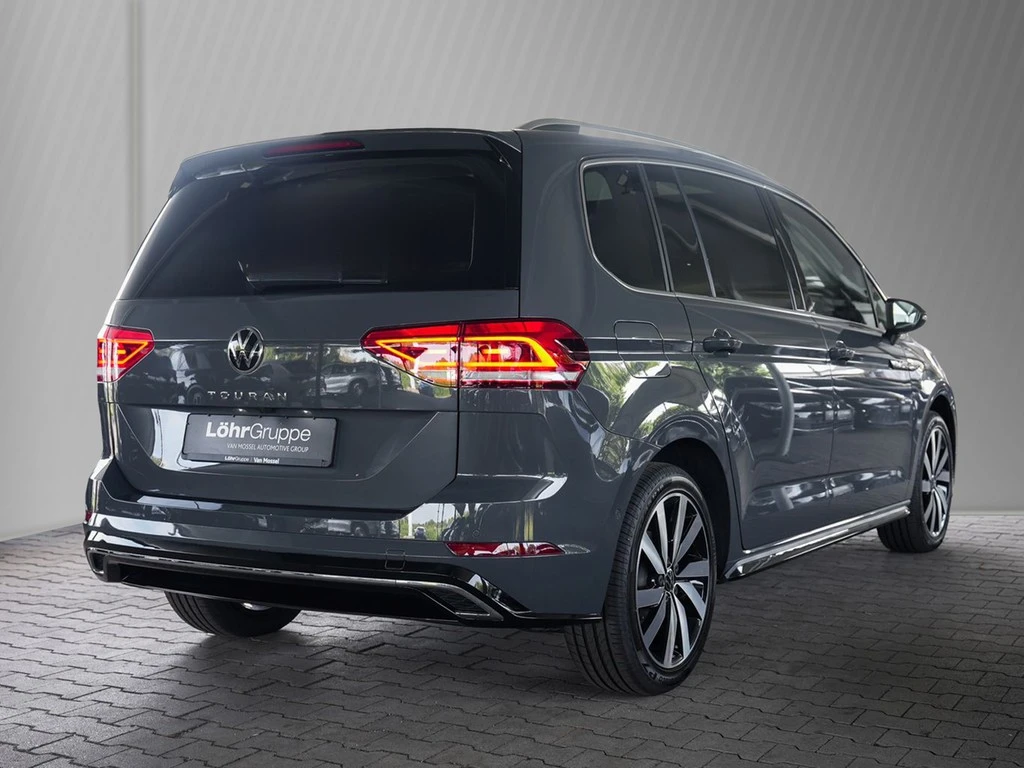 Volkswagen-Touran-image-3