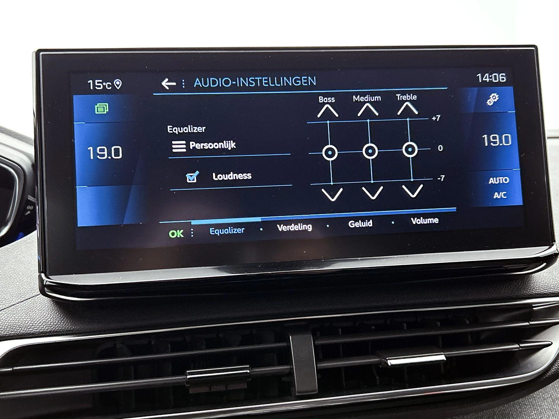 Peugeot-5008-image-16