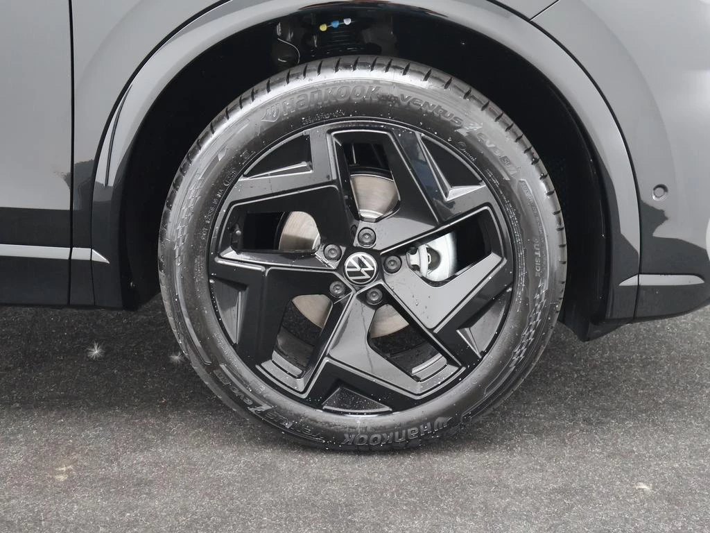 Volkswagen-Tiguan-image-10