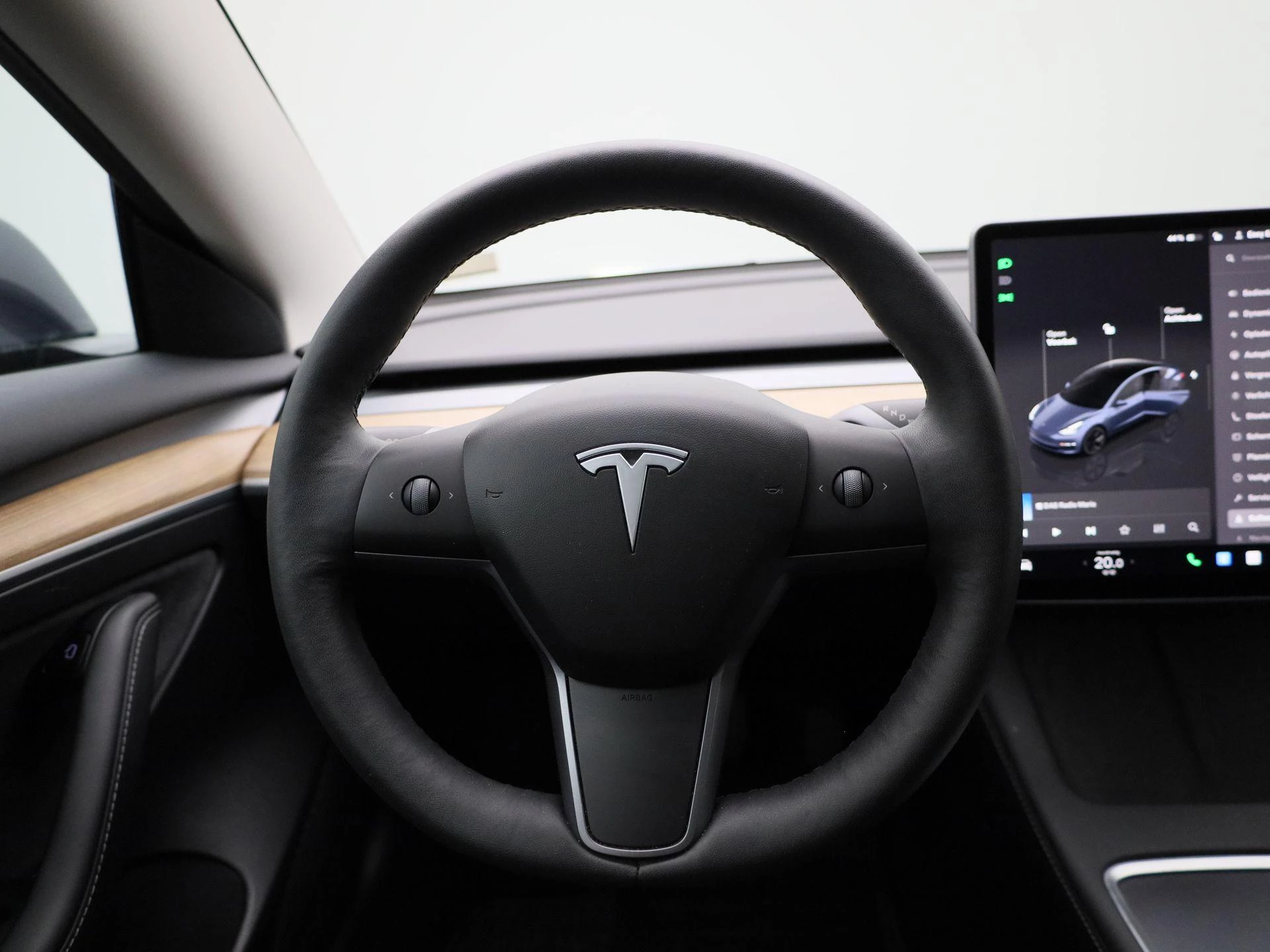 Tesla-Model 3-image-6