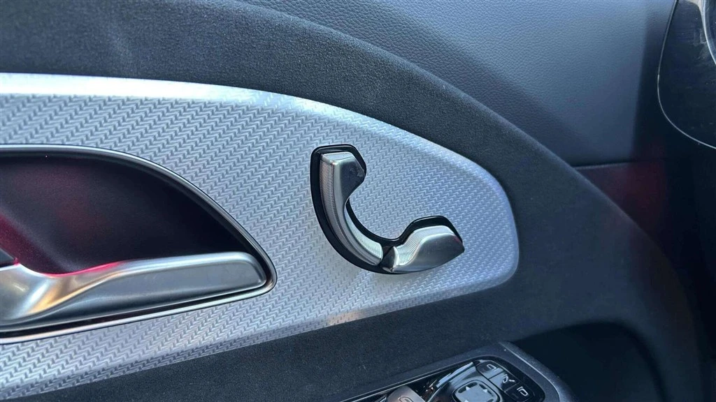 Mercedes-Benz-CLA-image-10