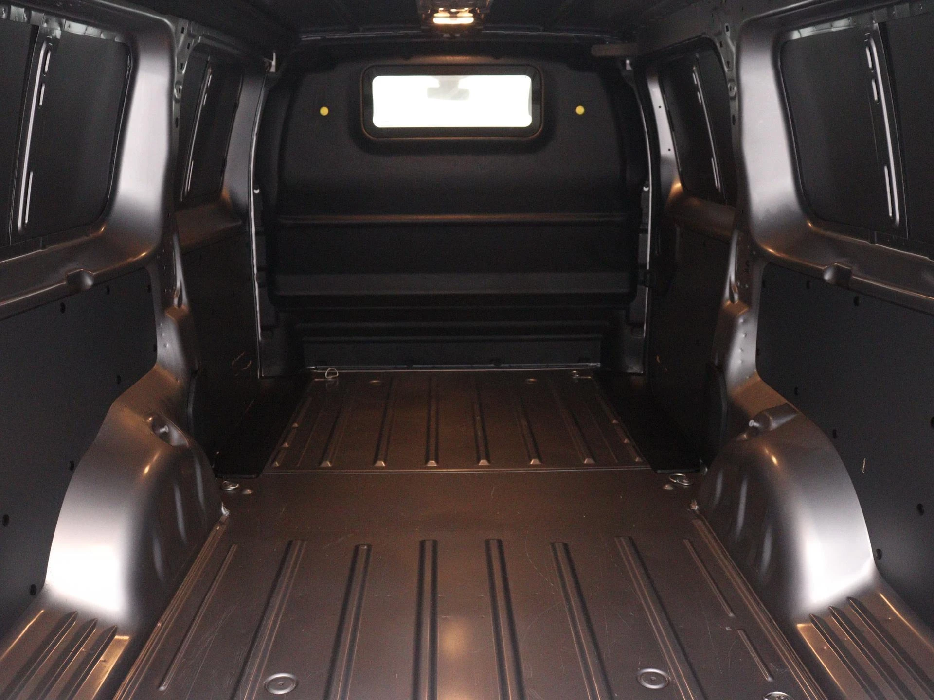 Opel-Vivaro-image-8