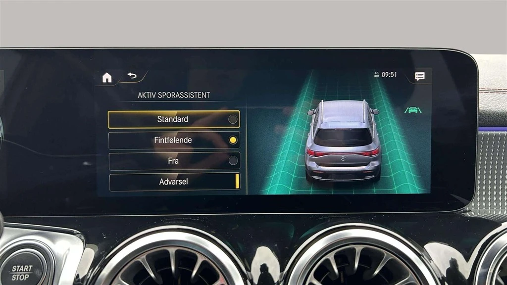 Mercedes-Benz-EQB-image-23