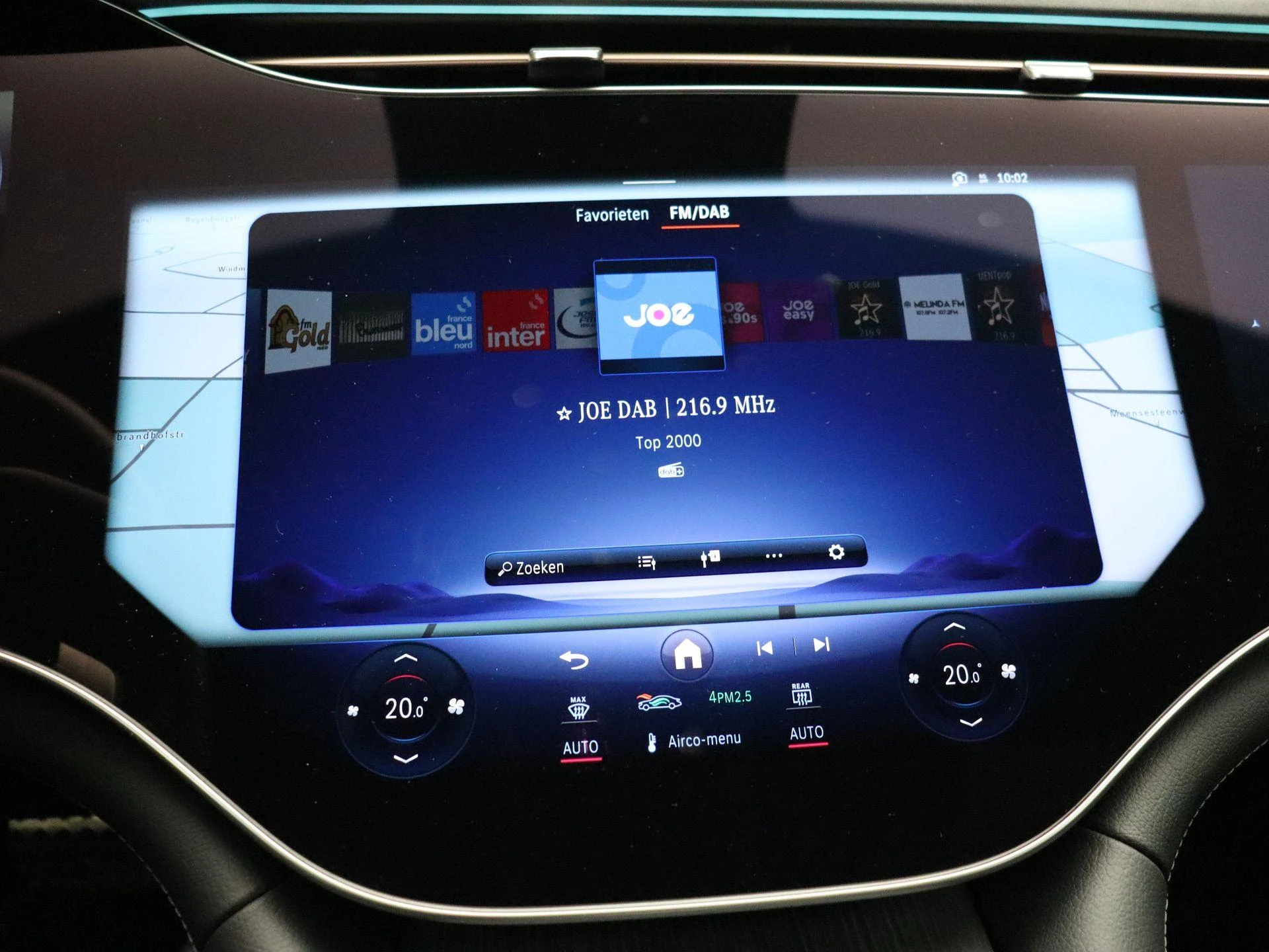 Mercedes-Benz-EQS-image-18