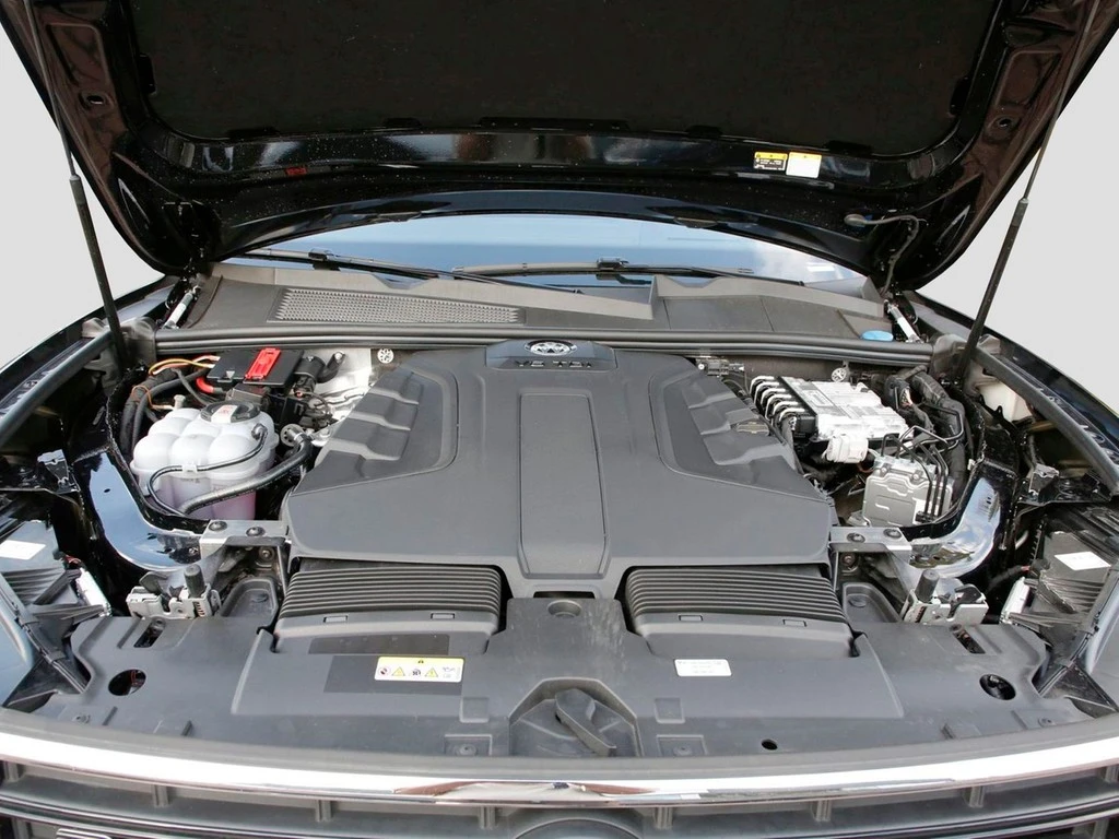 Volkswagen-Touareg-image-6