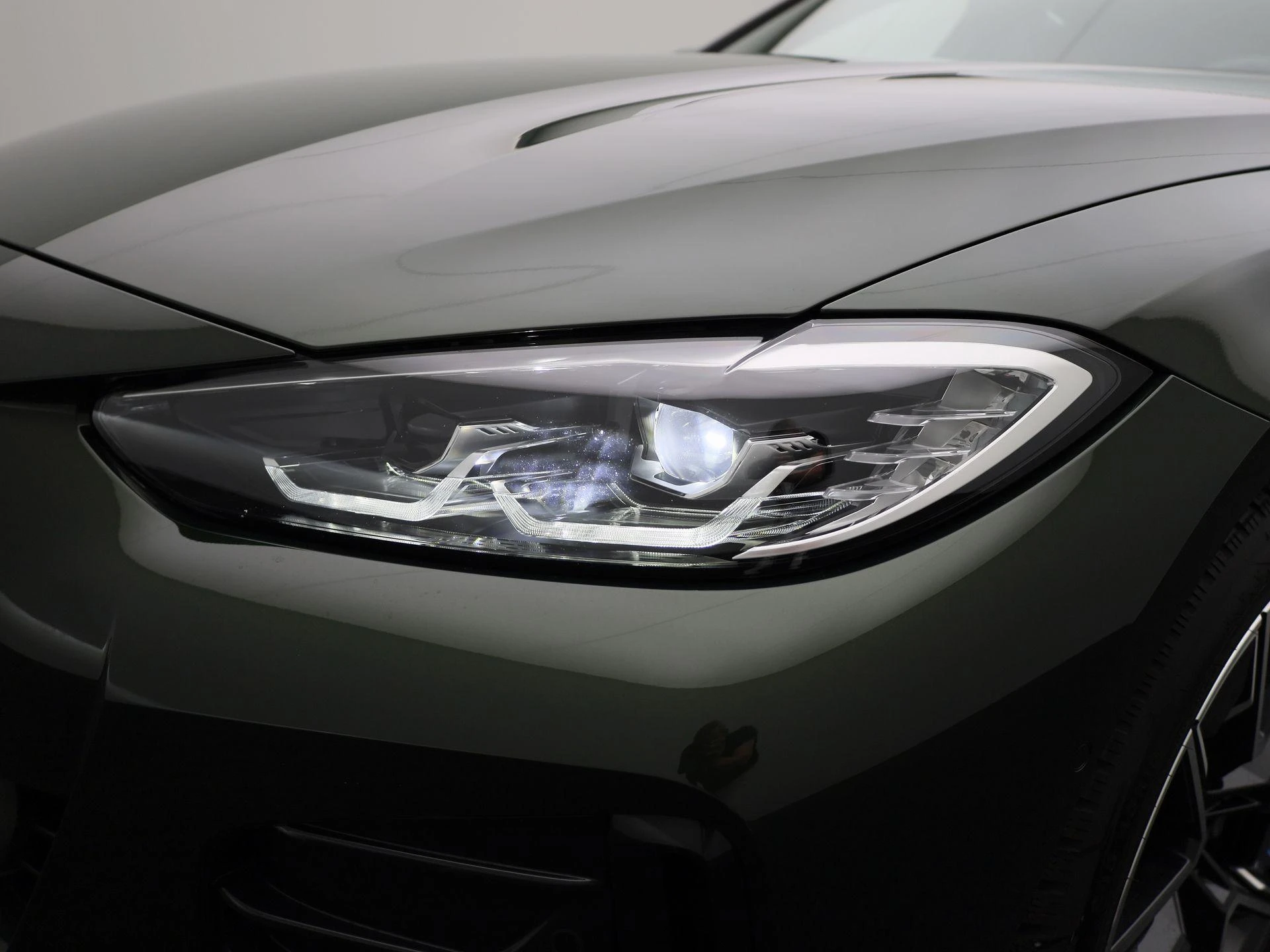 BMW-i4-image-15