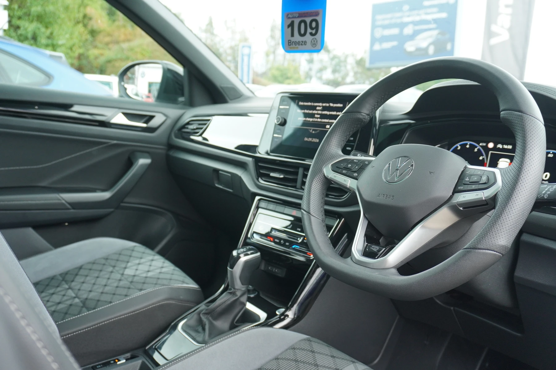 Volkswagen-T-Roc-image-5