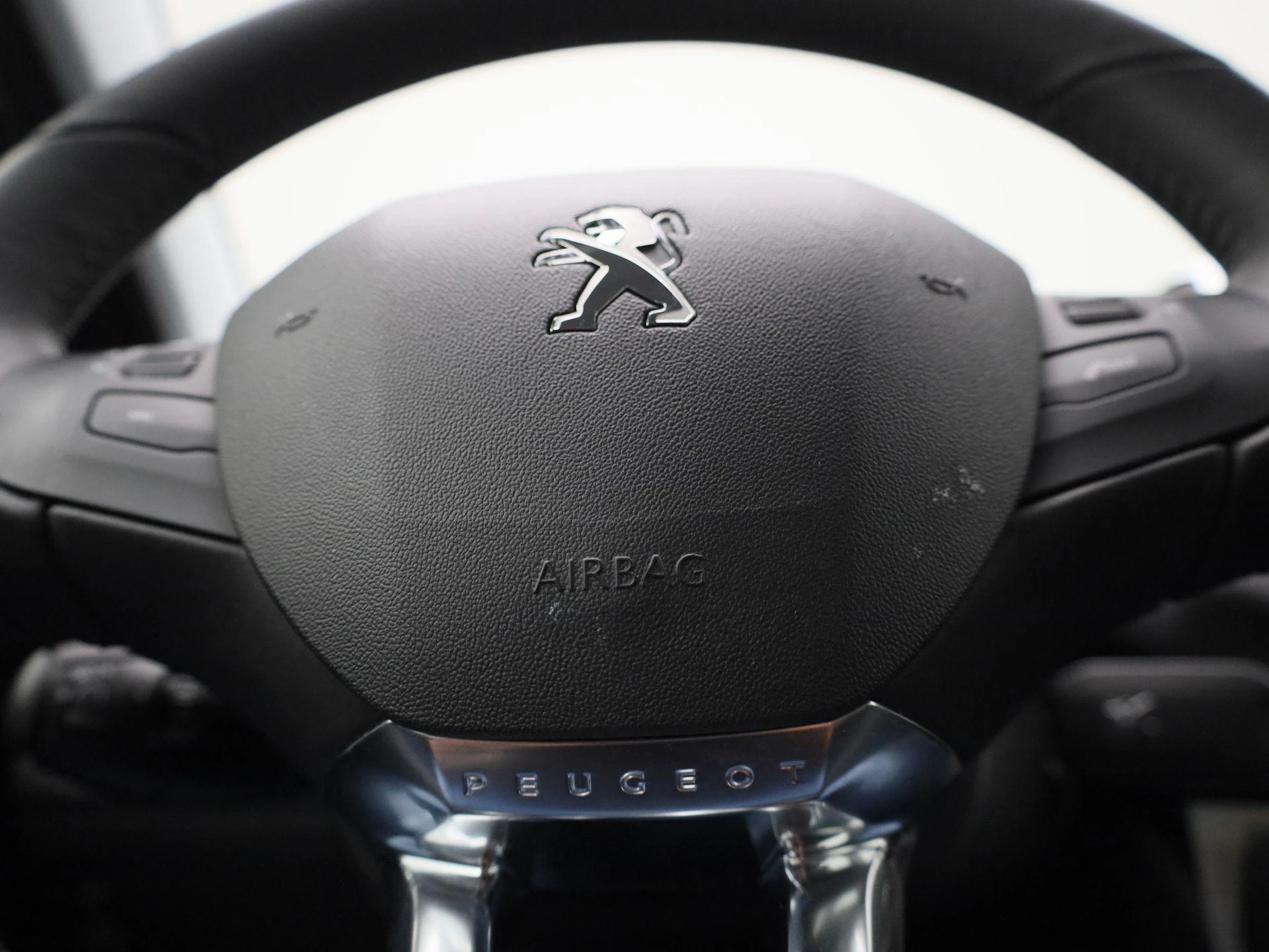 Peugeot-208-image-25