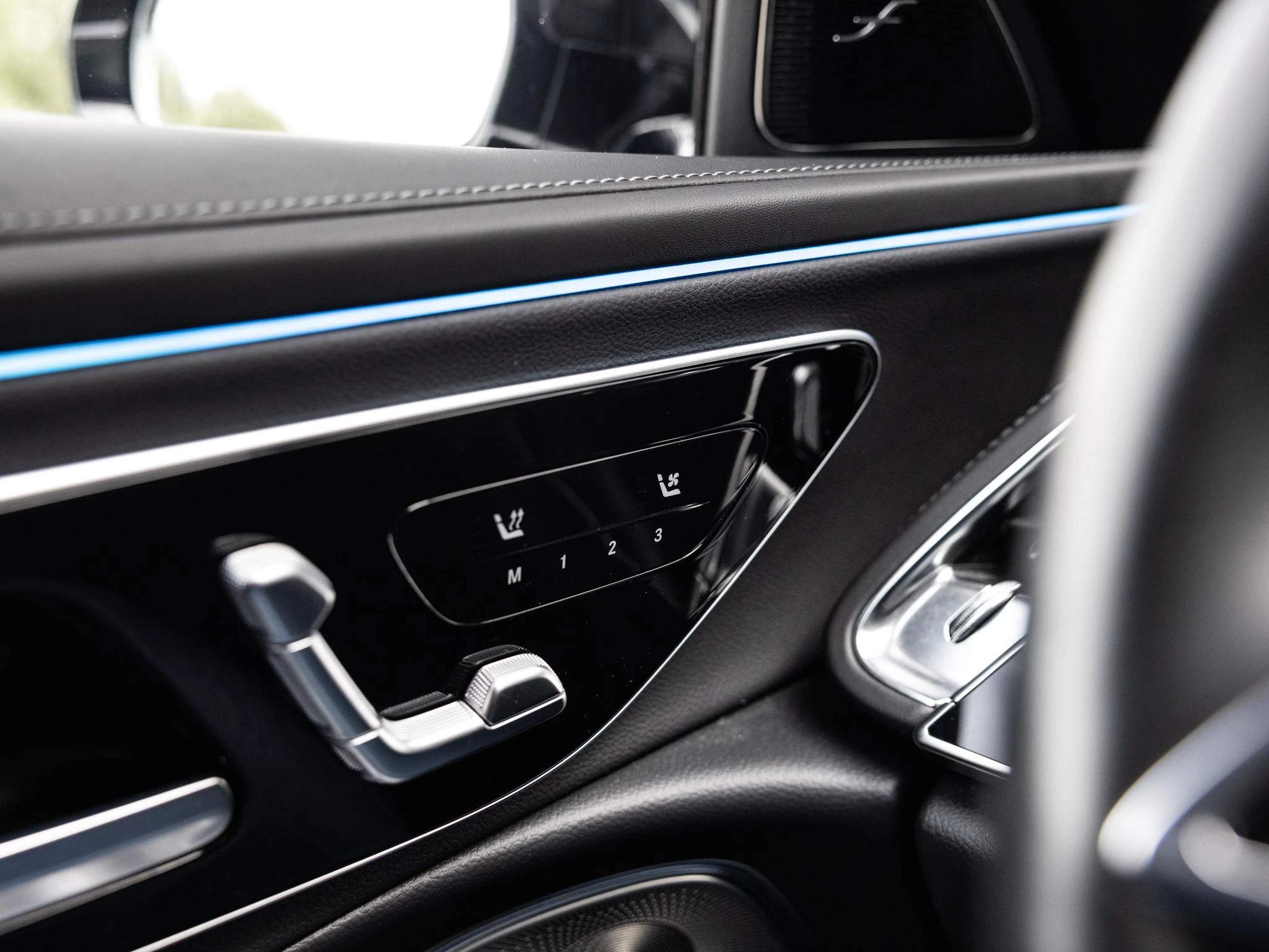 Mercedes-Benz-E-Klasse-image-19