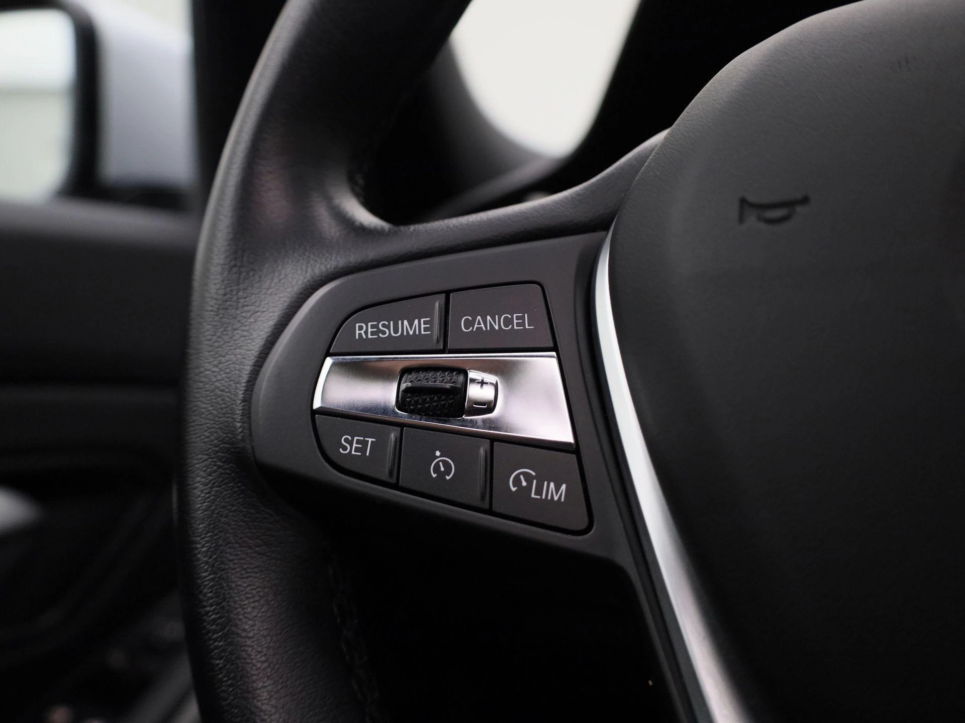 BMW-3 Serie-image-23