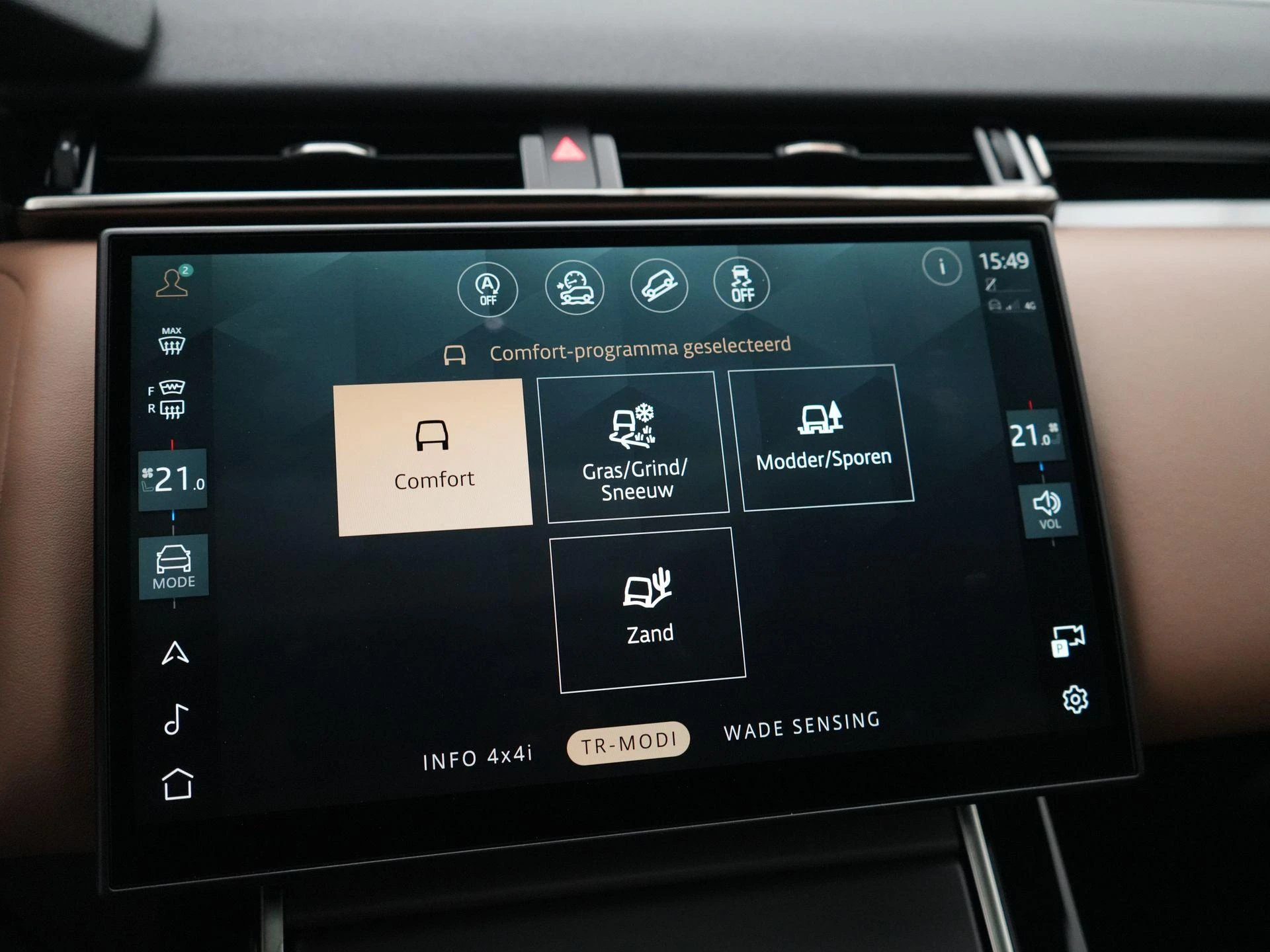Land Rover-Range Rover Velar-image-32