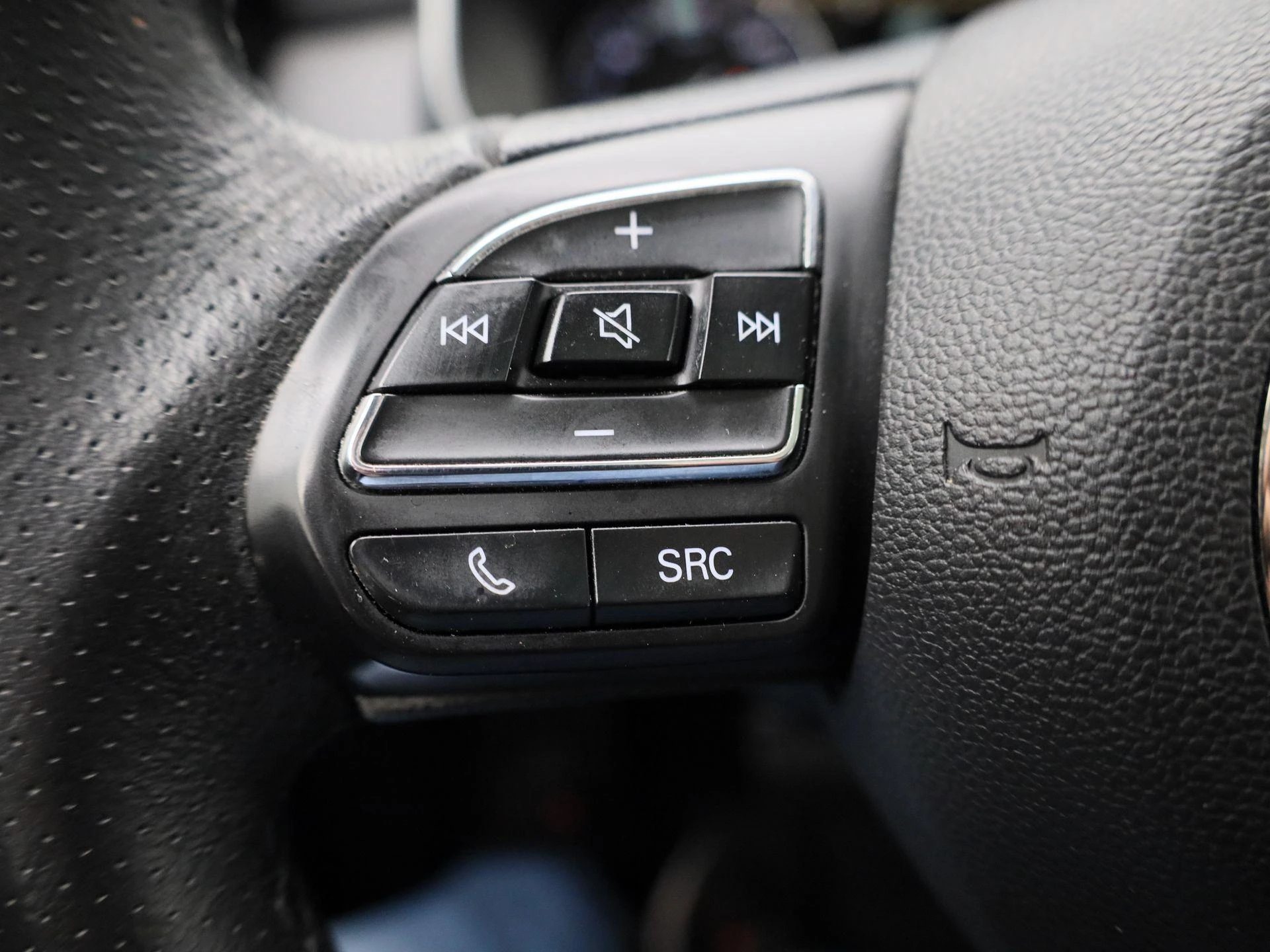 MG-ZS EV-image-32