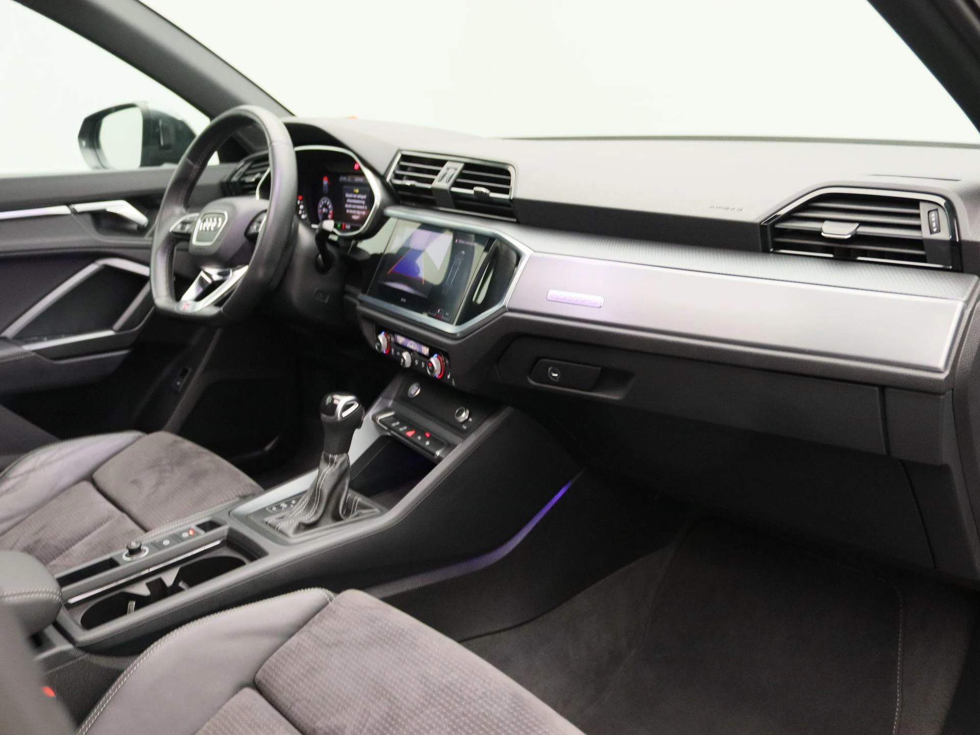 Audi-Q3-image-25