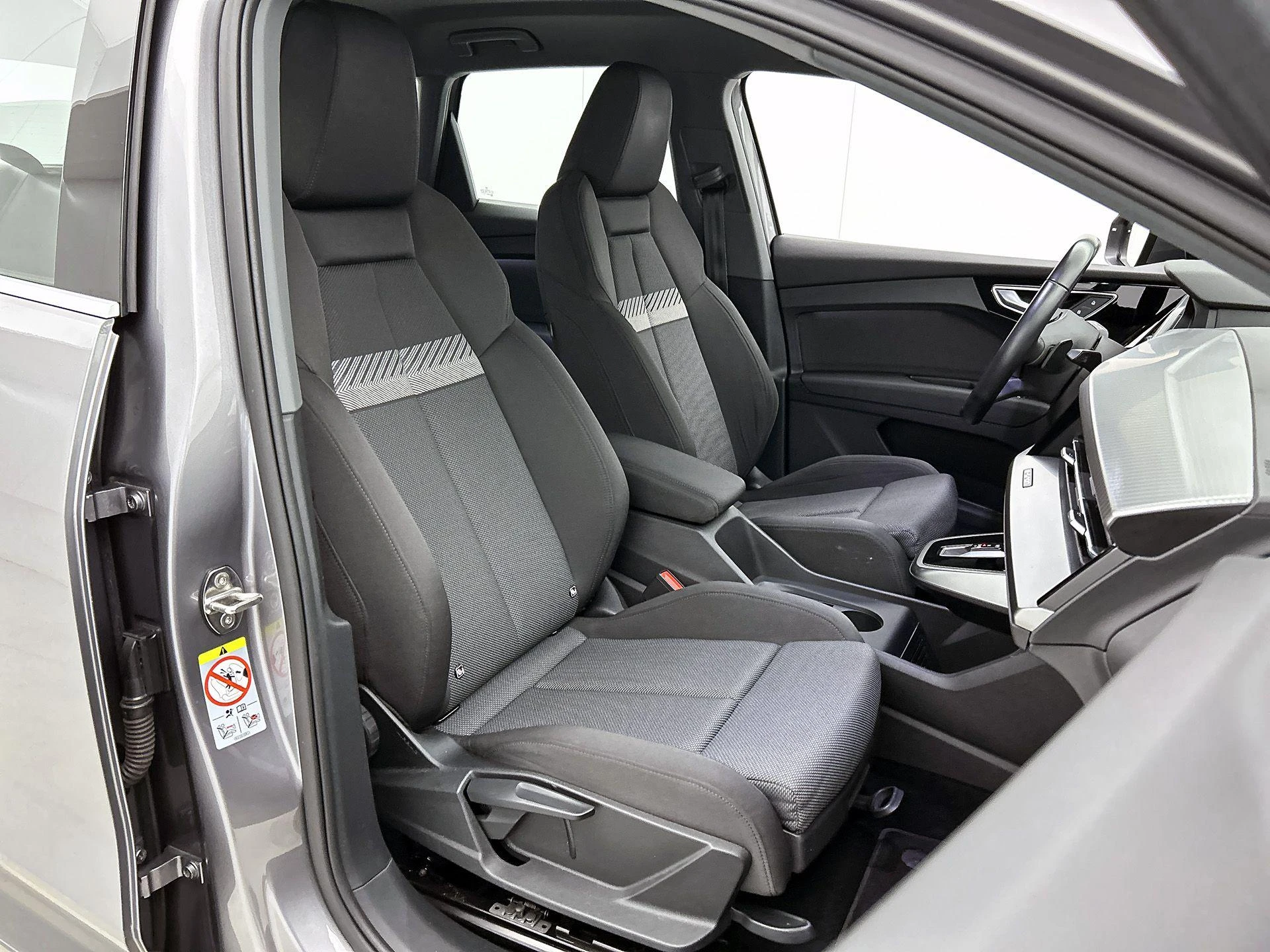 Audi-Q4 e-tron-image-40