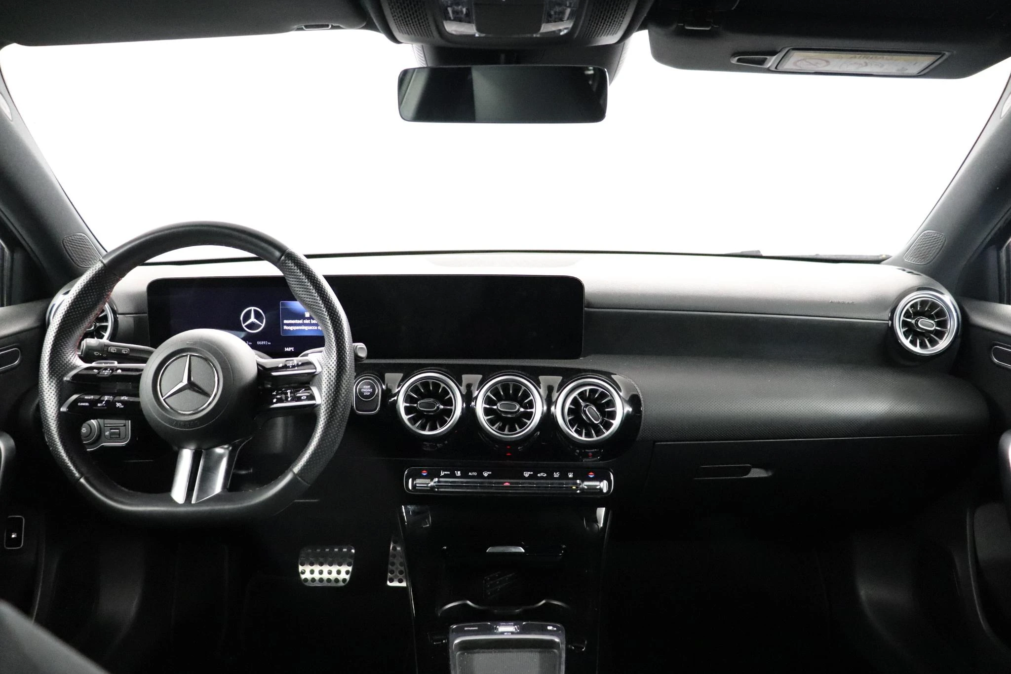 Mercedes-Benz-A-Klasse-image-14