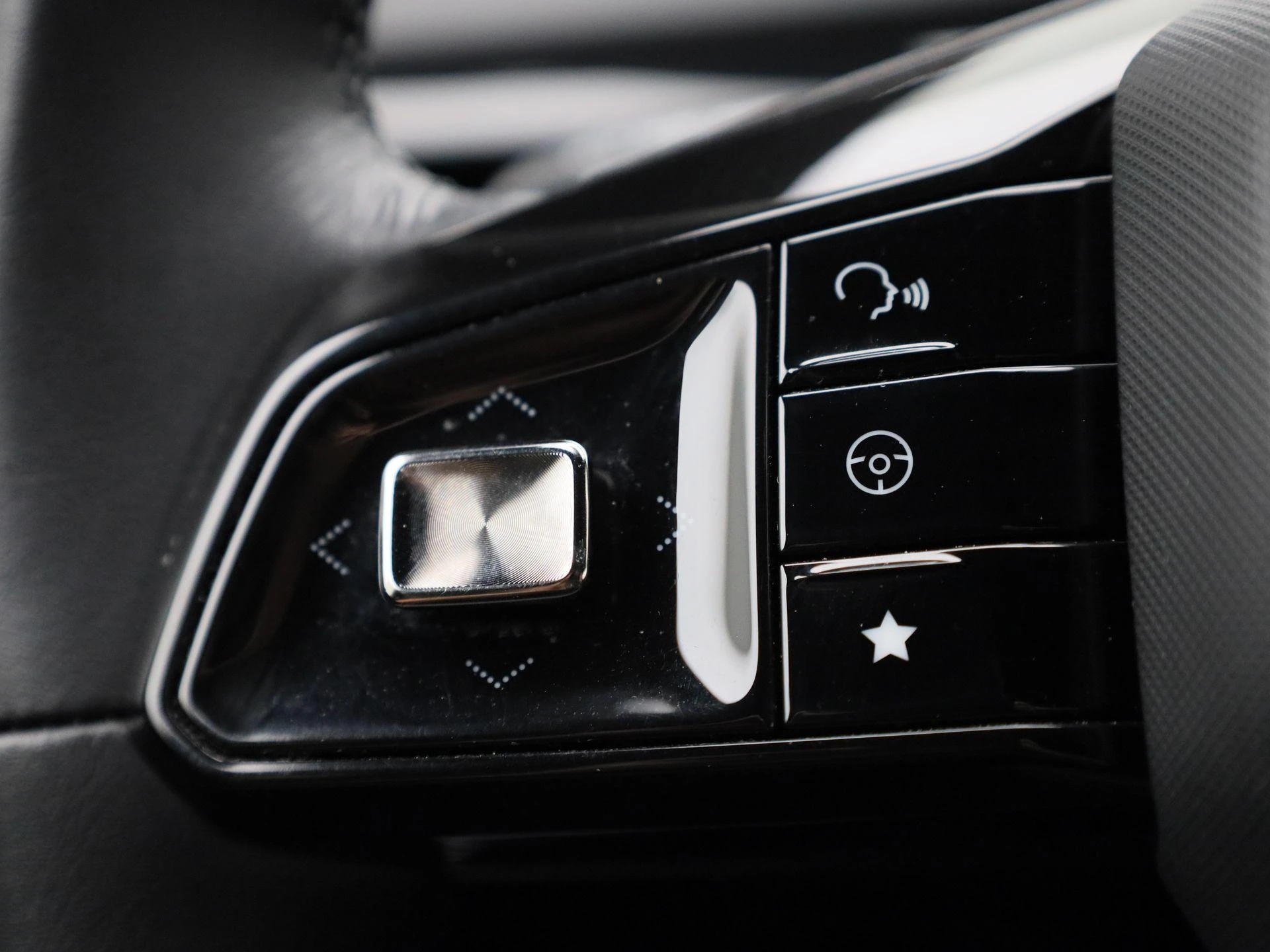 MG MG4 64 kWh Luxury
