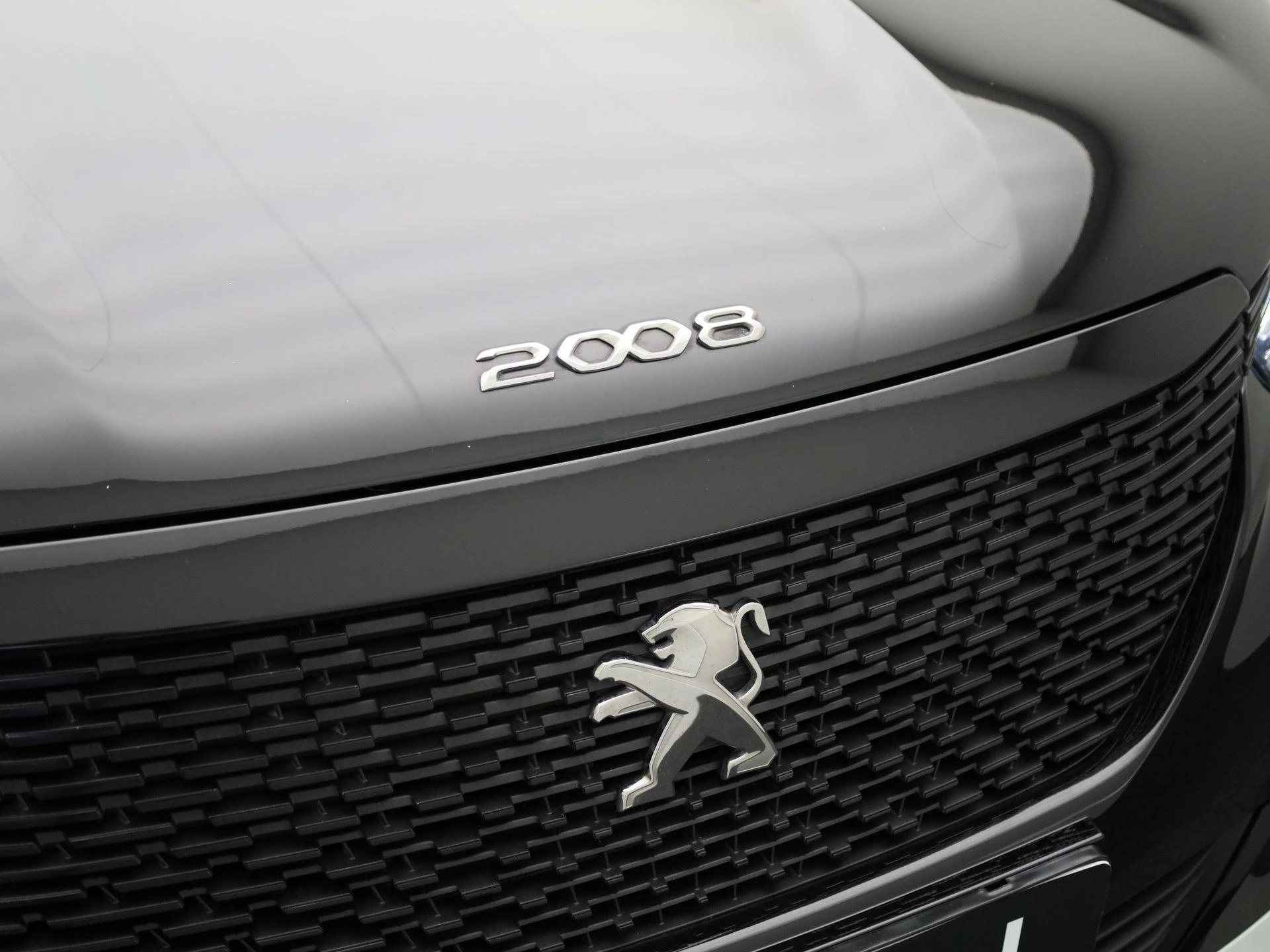 Peugeot-e-2008-image-30